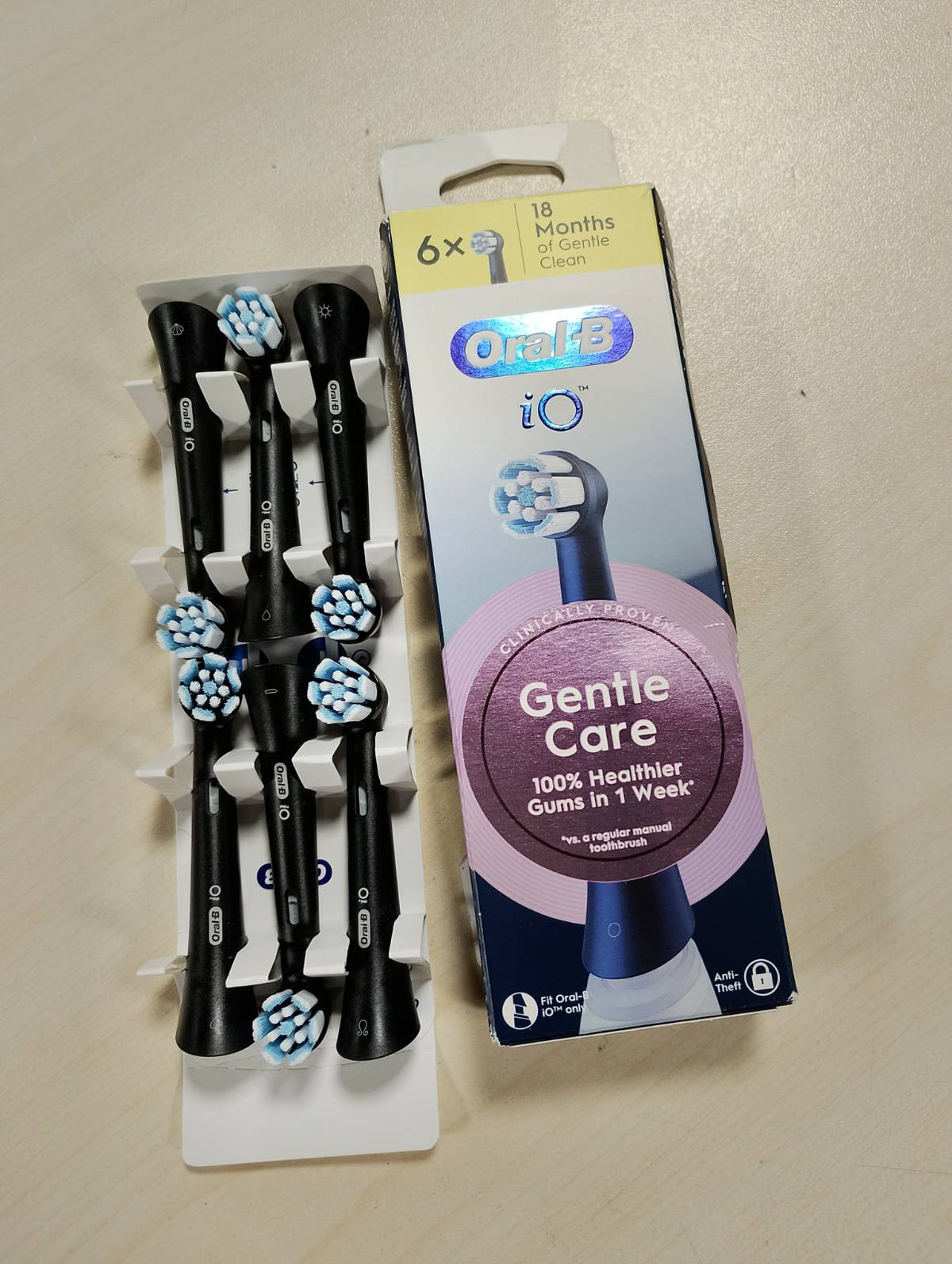 307247 - ORAL-B Koka Furçash Zëvendësuese Gentle Care, Pako me 6, të Zeza