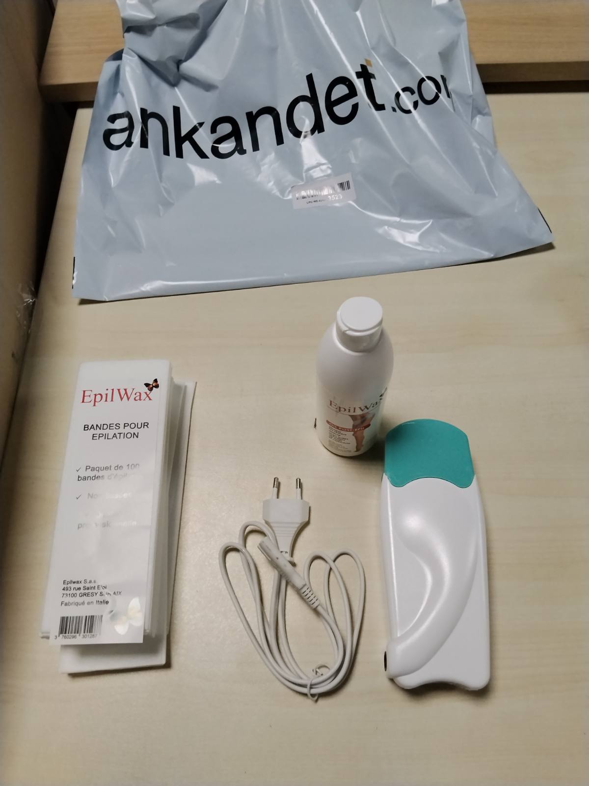 307501 - EpilWax Kit i plotë me dyll për heqjen e qimeve me 4 fishekë roll-on dhe vaj pas depilimit