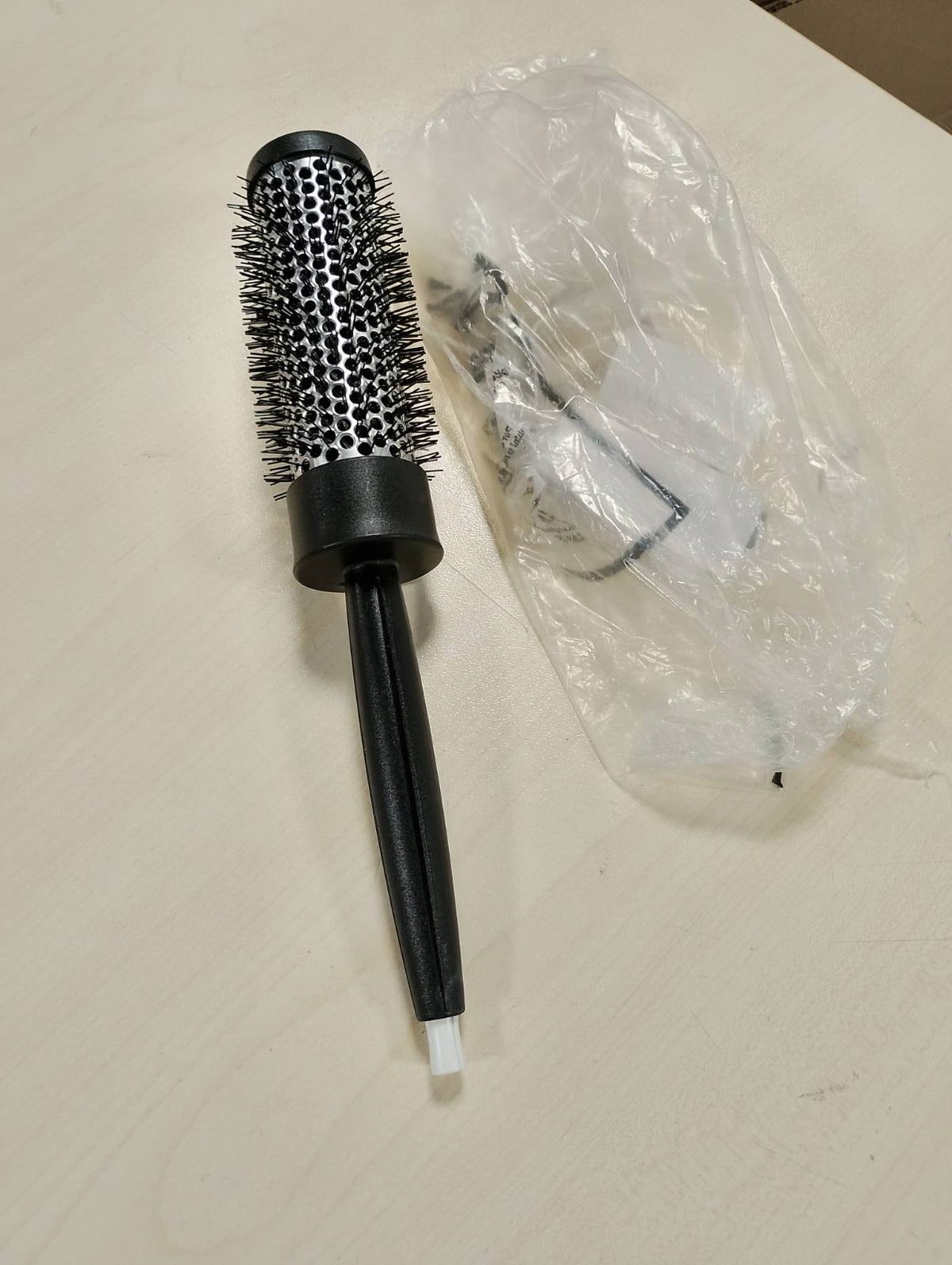 308123 - Furçë Termike Profesionale e Rrumbullakët për Flokë, Diametër 32 mm, me Tub Alumini për të Ruajtur Nxehtësinë