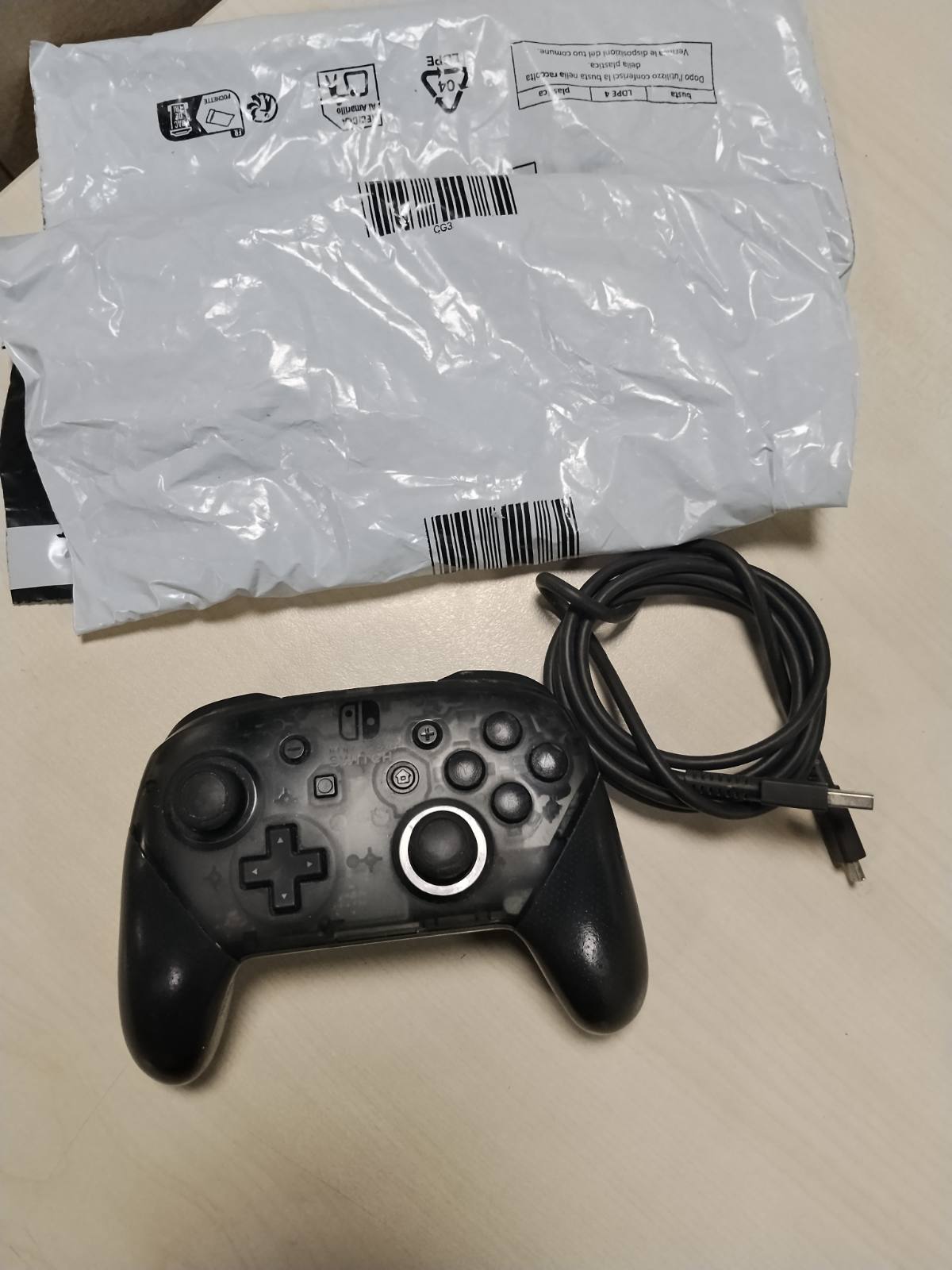 309705 - NINTENDO Kontrolluesi Switch Pro