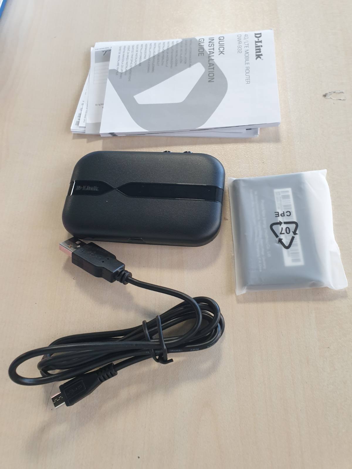 309749 - D-LINK DWR-932 Mobile LTE WiFi Hotspot, Single Band, 4G LTE, shpejtësi shkarkimi deri në 150 Mbps, E zezë