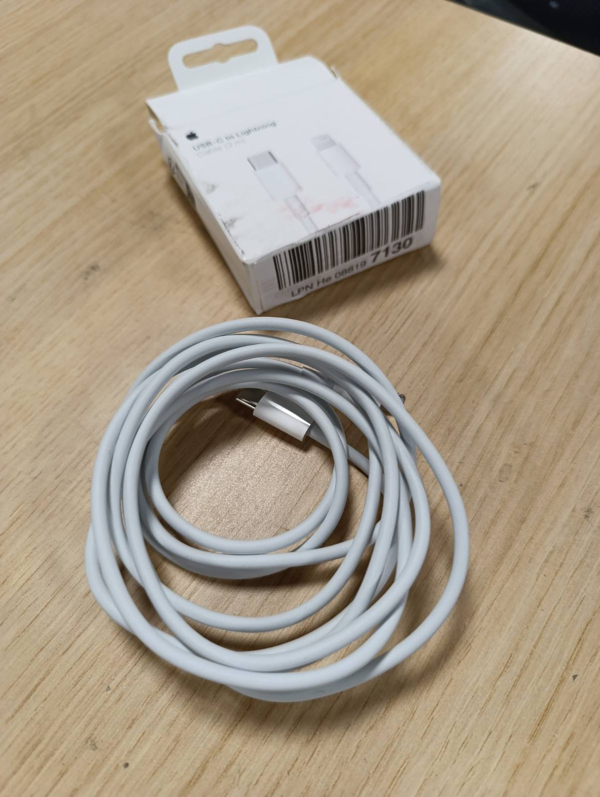 309958 - Apple Kabllo USB-C me lidhës Lightning, 2 m