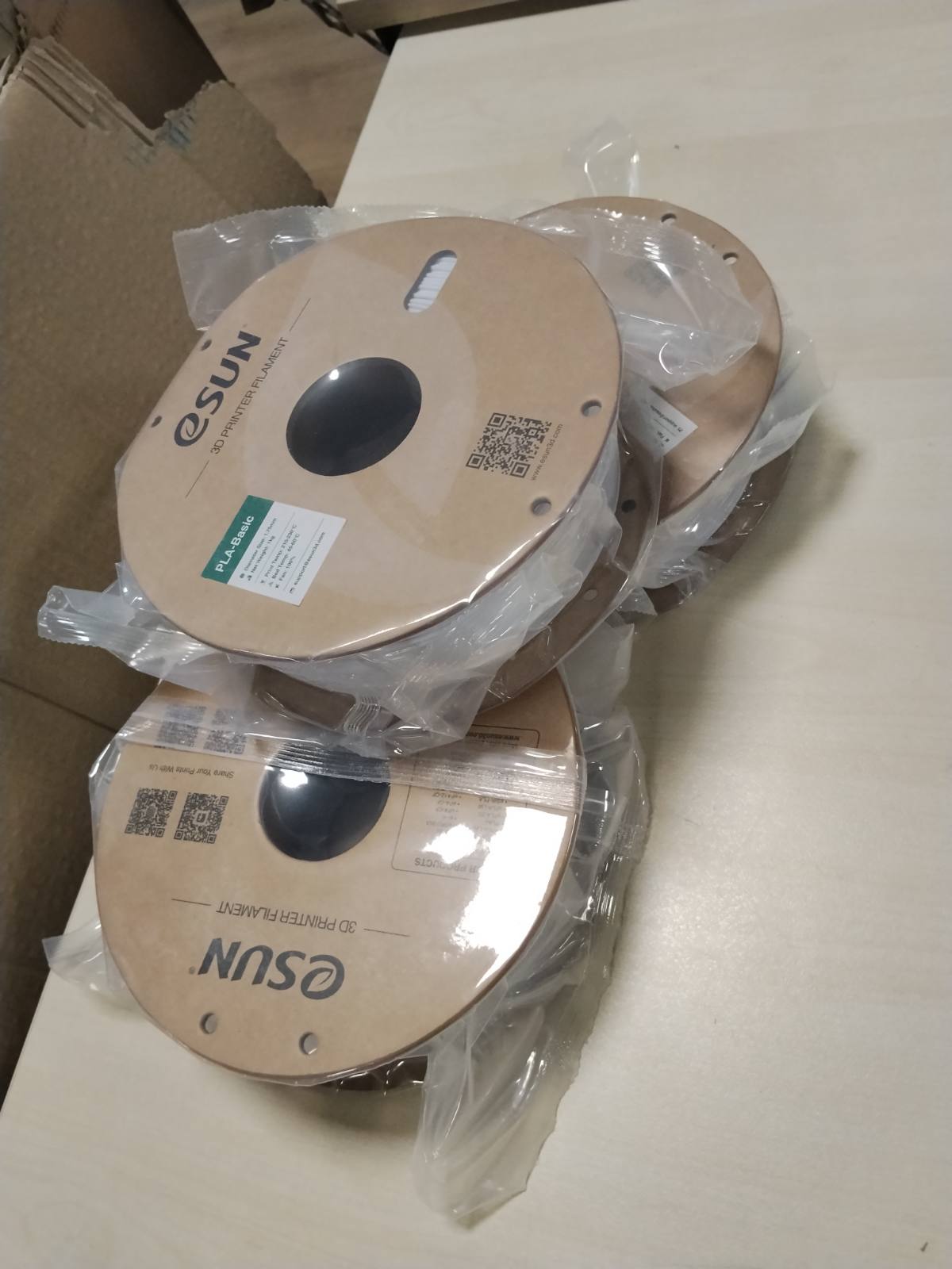 310080 - eSUN Filament PLA 1.75 mm, saktësi dimensionale +/- 0.05 mm, 1 kg për bobinë, 3 bobina për printera 3D, e bardhë e ftohtë