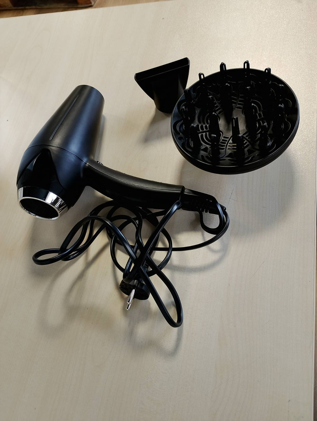 311402 - BABYLISS Tharëse flokësh Turbo Smooth 2200W, profesioniste, difuzues për flokë kaçurrela, funksion jonik, teknologji qeramike, e zezë, D572DE