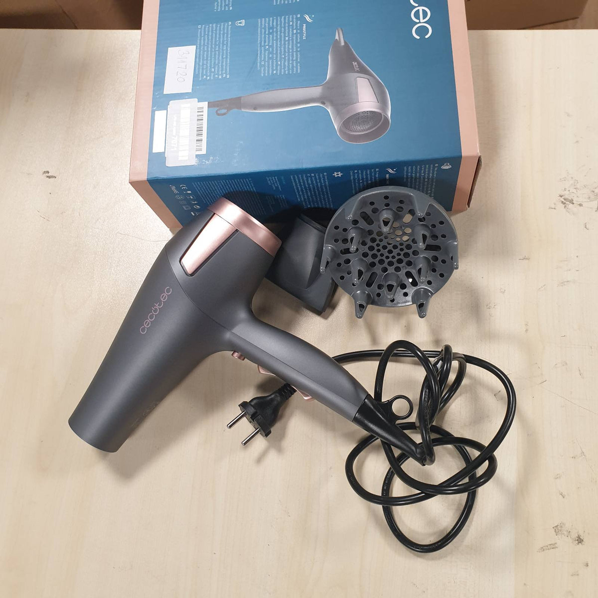 311720 - CECOTEC Tharëse flokësh Bamba IoniCare Radiance 2500W, motor DC, teknologji jonike, 2 shpejtësi, 3 temperatura, përfshin koncentrator dhe difuzor