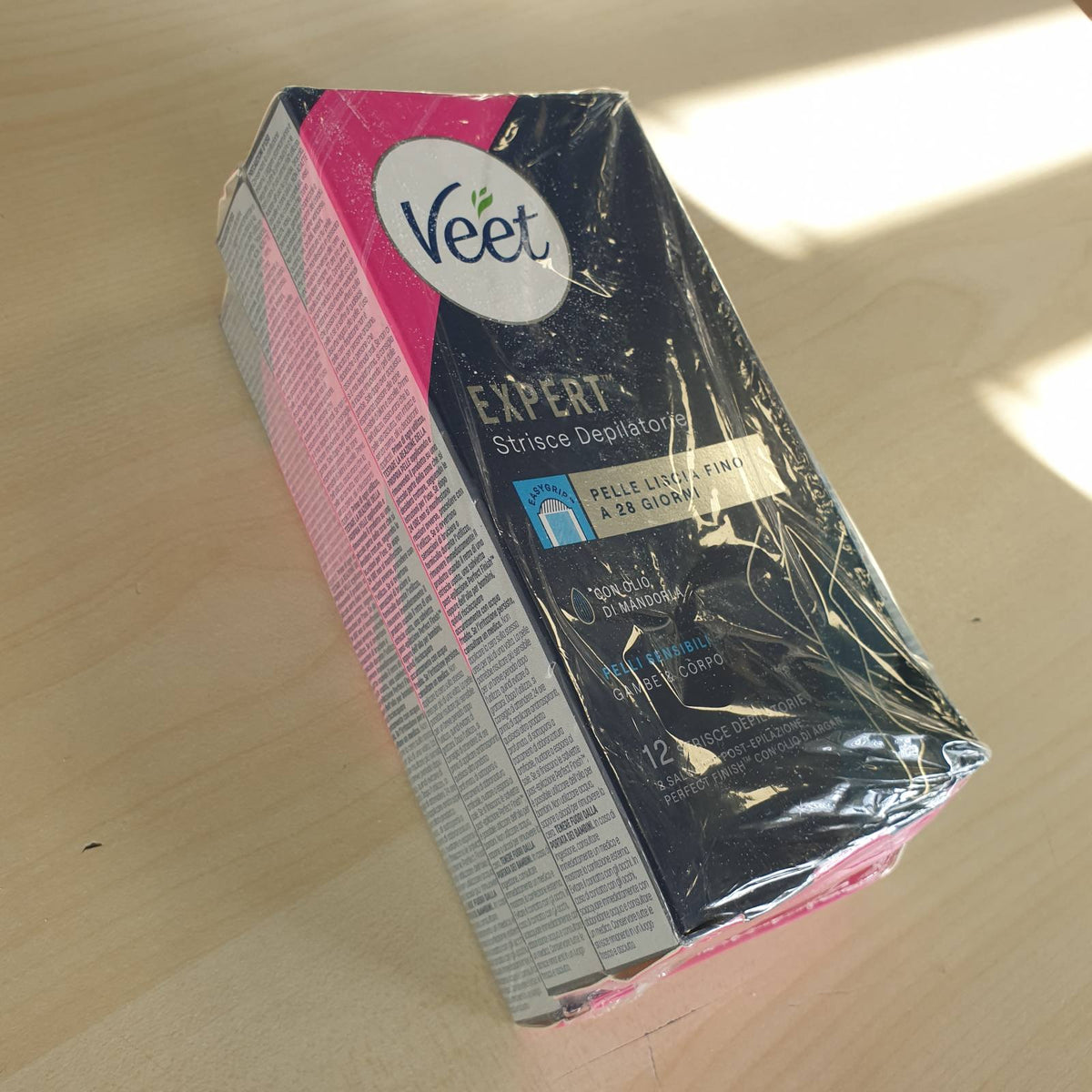 311834 - VEET Expert 36 Shirita Depilimi me Dyll për Këmbë dhe Trup, 3 pako me 12 shirita, Depilim me Dyll për Lëkurë të Ndjeshme me Vaj Bajamesh