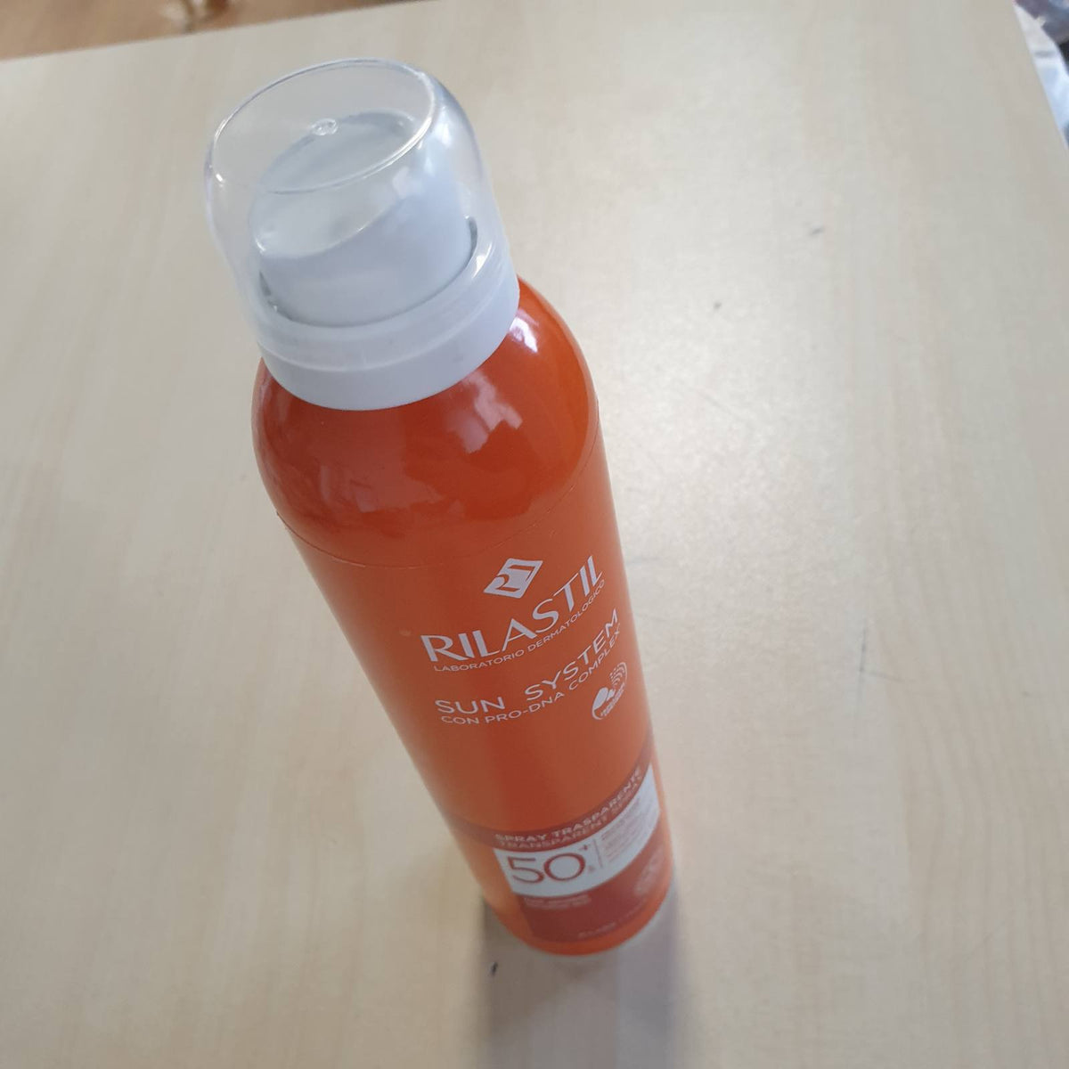 311971 - RILASTIL Sun System Transparent Spray SPF 50+, Sprej Transparent për Trupin, Rezistent ndaj Ujit, Të Gjitha Llojet e Lëkurës, Veprim Antioksidant dhe Qetësues, 200 ml