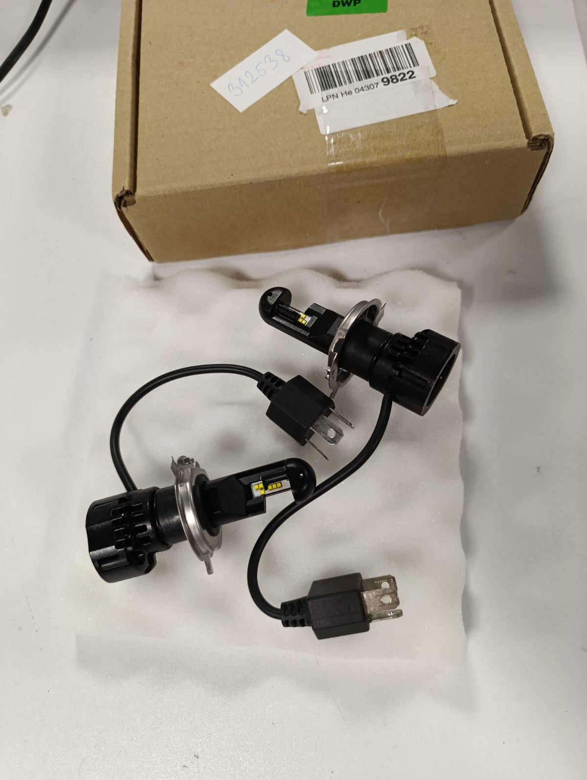 312538 - OSRAM NIGHT Breaker H4-LED, deri në 230% më shumë shkëlqim, drita të shkurtra dhe të gjata, e zezë