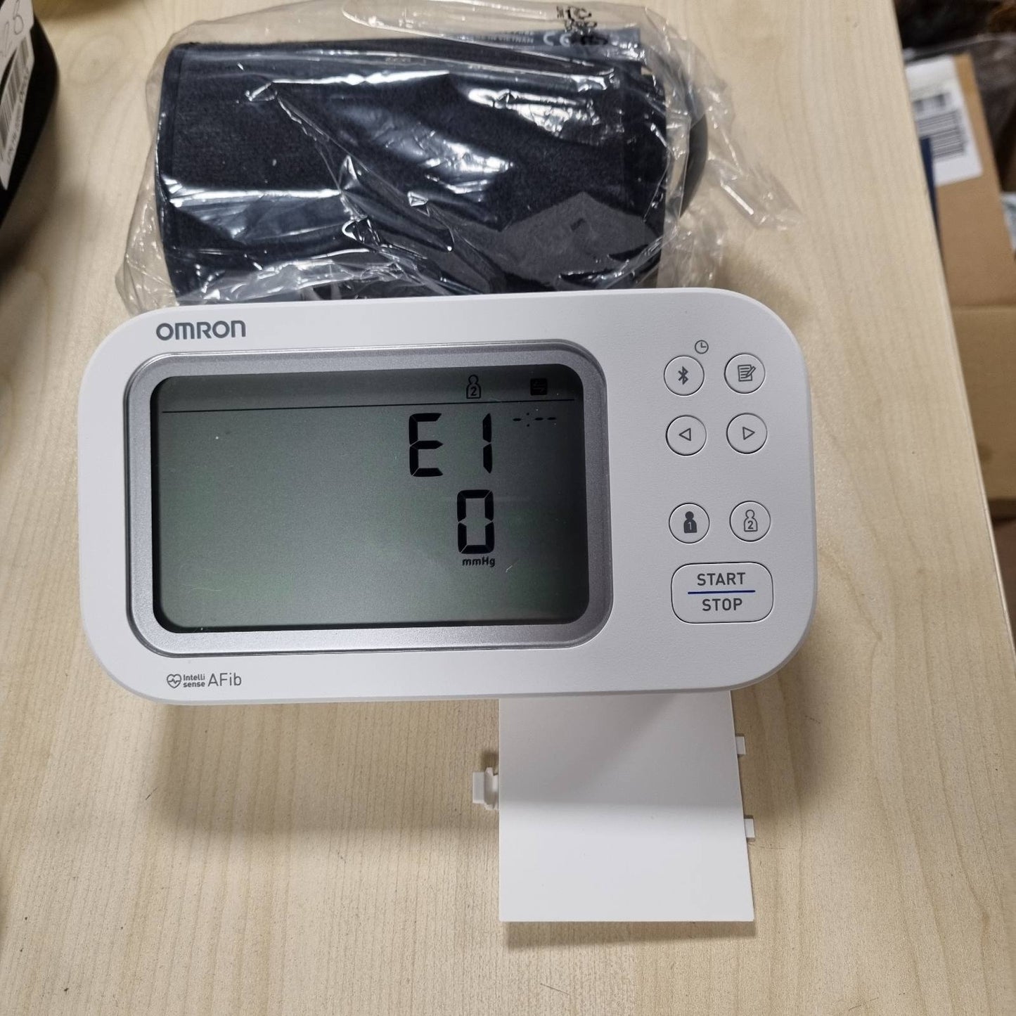 315328 - itor i tensionit të gjakut për krahun e sipërm X7 Smart AFib, 2 përdorues, Pranga Intelli Wrap 22–42 cm, I validuar klinikisht