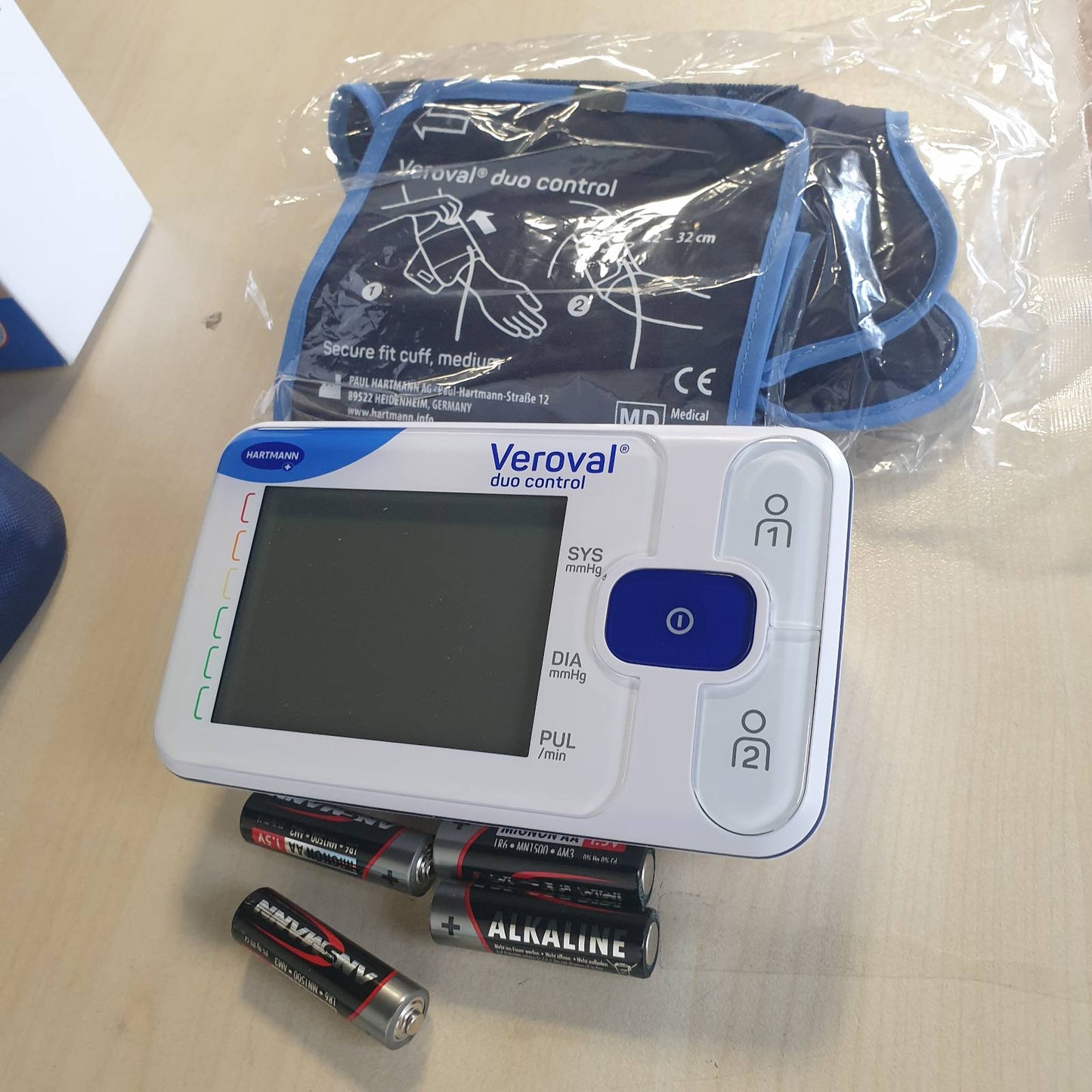 315470 - uo control medium, Monitor tensioni gjaku, dixhital, me aplikacion (Bluetooth), për aritmi kardiake