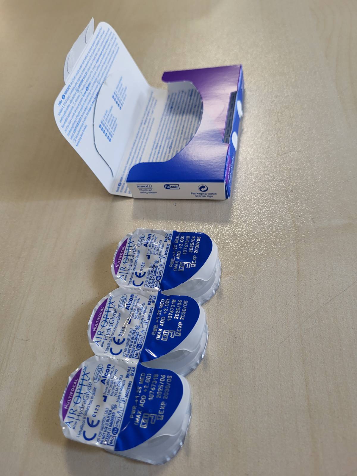 315627 - AIR OPTIX Lente kontakti mujore multifokale të buta, 6 copë / BC 8.6 mm / DIA 14.2 mm / ADD MED / +1.25 Dioptri.