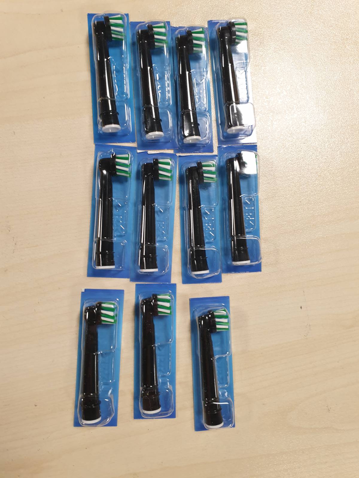 315894 - ORAL-B Koka Furçash Zëvendësuese Pro CrossAction me Koka të Rrumbullakëta, Set me 12 copë, E Zezë