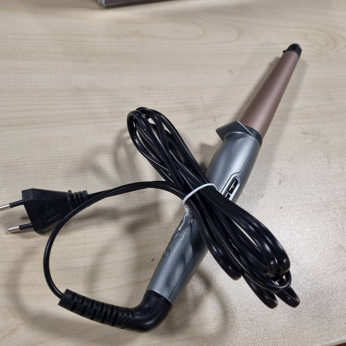 316239 - REMINGTON Hekur kaçurrelash Konik 19-28 mm, mbrojtës nga keratini, ekran dixhital deri në 210°C, kaçurrela natyrale, CI83V6