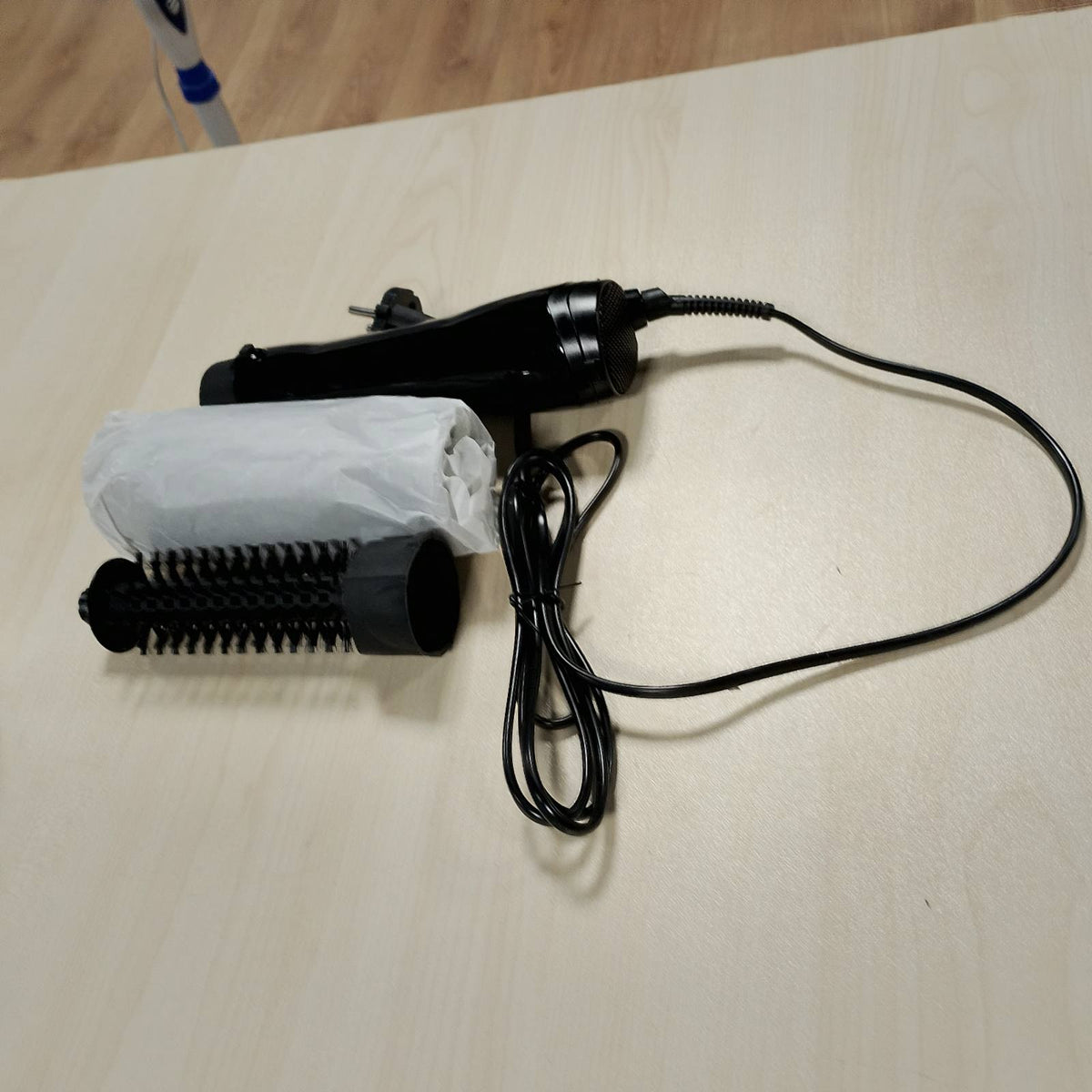 316373 - BaByliss Shape & Smooth - Furçë me ajër të nxehtë 800W, aksesorë 30 mm dhe 20 mm