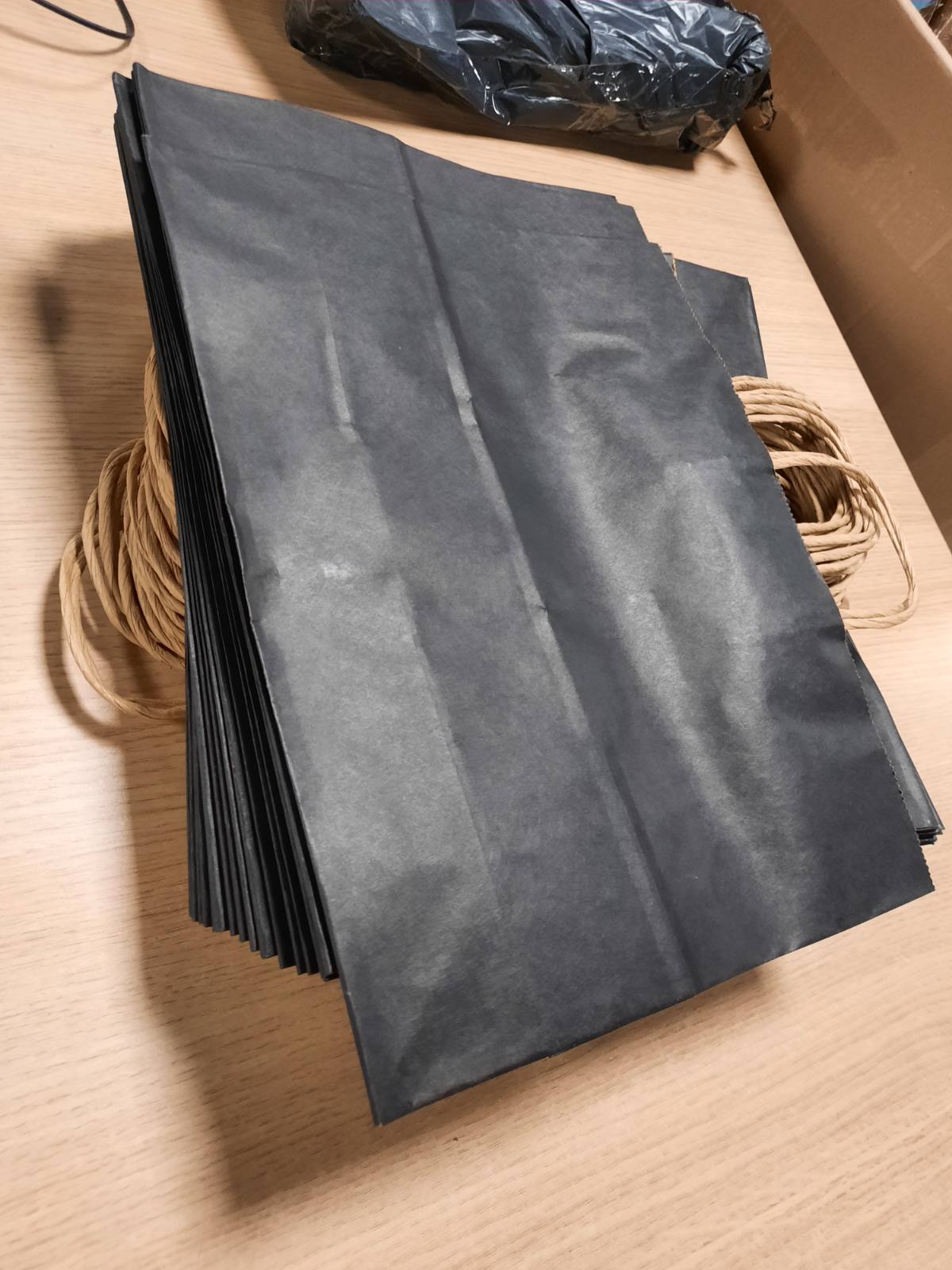 317096 - GBACHOOSE Qese letre dhuratash me 50 copë, 32x25x11cm, qese letre me doreza, qese letre të zeza për Pashkë, Krishtlindje, dasma, Ditën e Falënderimeve, festa, ditëlindje