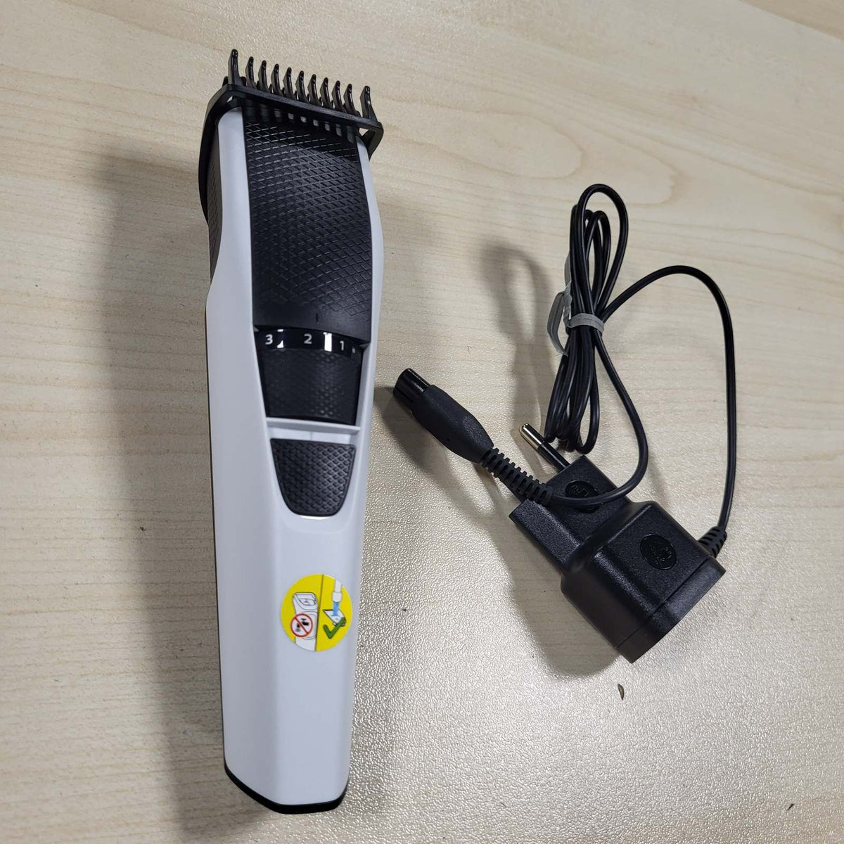 317335 - PHILIPS Makinë prerëse për mjekër Seria 3000, Teknologji Ngritjeje dhe Shkurtimi, Tehe të rrumbullakosura, 10 gjatësi të rregullueshme, Krehër Udhëzues, 100% i papërshkueshëm nga uji, Tregues baterie, Modeli BT3206/14