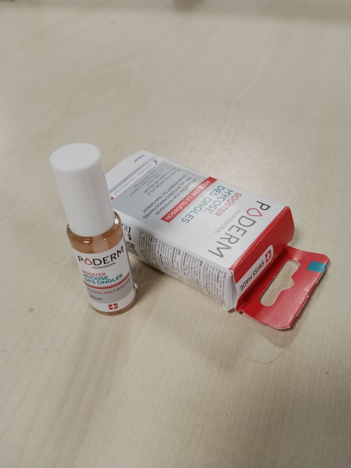 317379 - PODERM - PËRFORCUES I TRAJTIMIT TË KËRPUDHAVE TË THONJVE, për infeksione të forta kërpudhore, prodhuar në Zvicër, pa ngjyrë