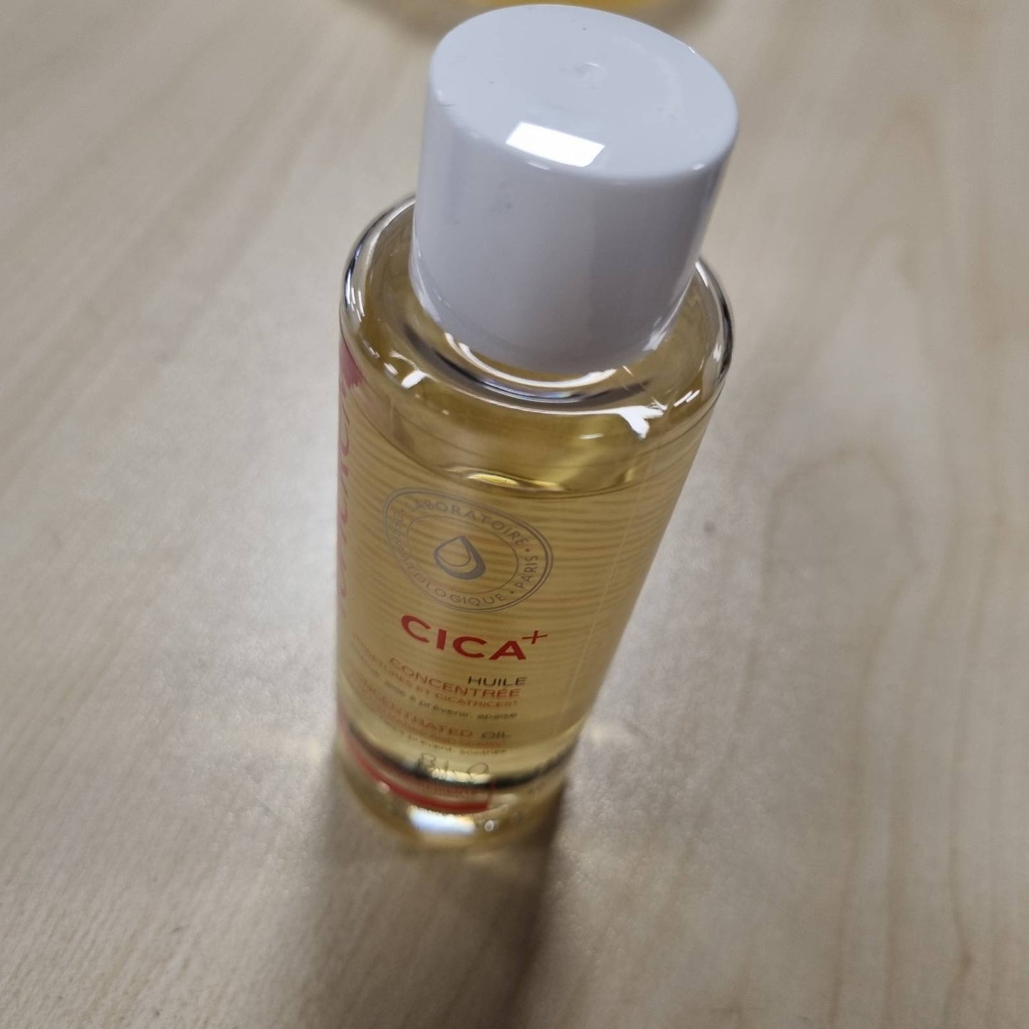 317495 - TOPICREM CICA+ Vaj i Koncentruar për Shenjat e Strijeve dhe Plagëve, 100ml, Qetëson dhe Hidraton 24 orë, për Lëkurë të Ndjeshme