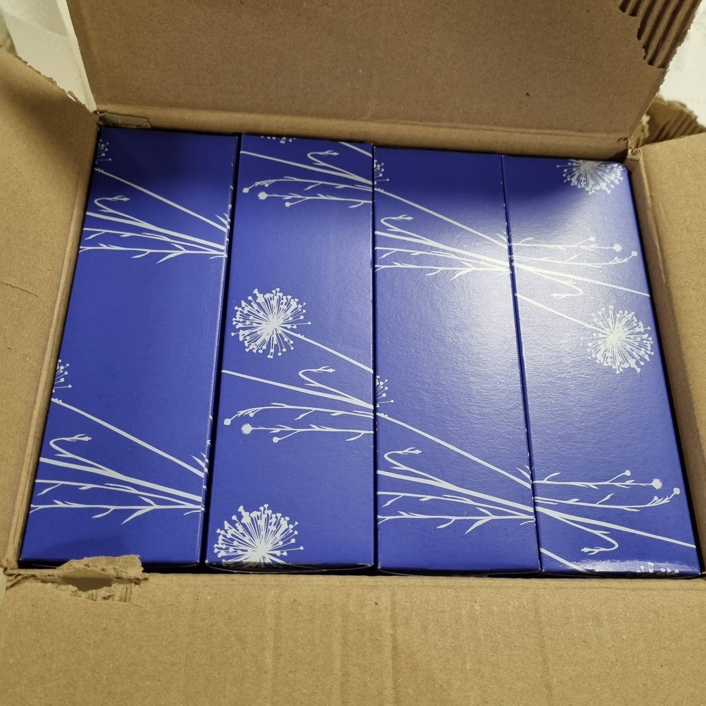 318157 - AMAZON Peceta kozmetike me 3 shtresa, 1080 fletë, (12 pako me nga 90 fletë secila)