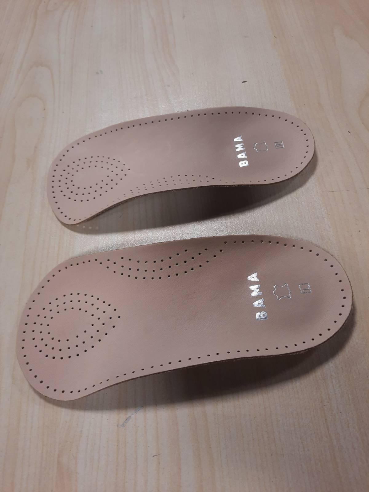 318177 - BAMA Shtresë Lëkure Premium 2/3, Shtresë Ortopedike me Formë Anatomike, Lëkurë Origjinale, Jo-Rrëshqitëse, Unisex - 1 Palë