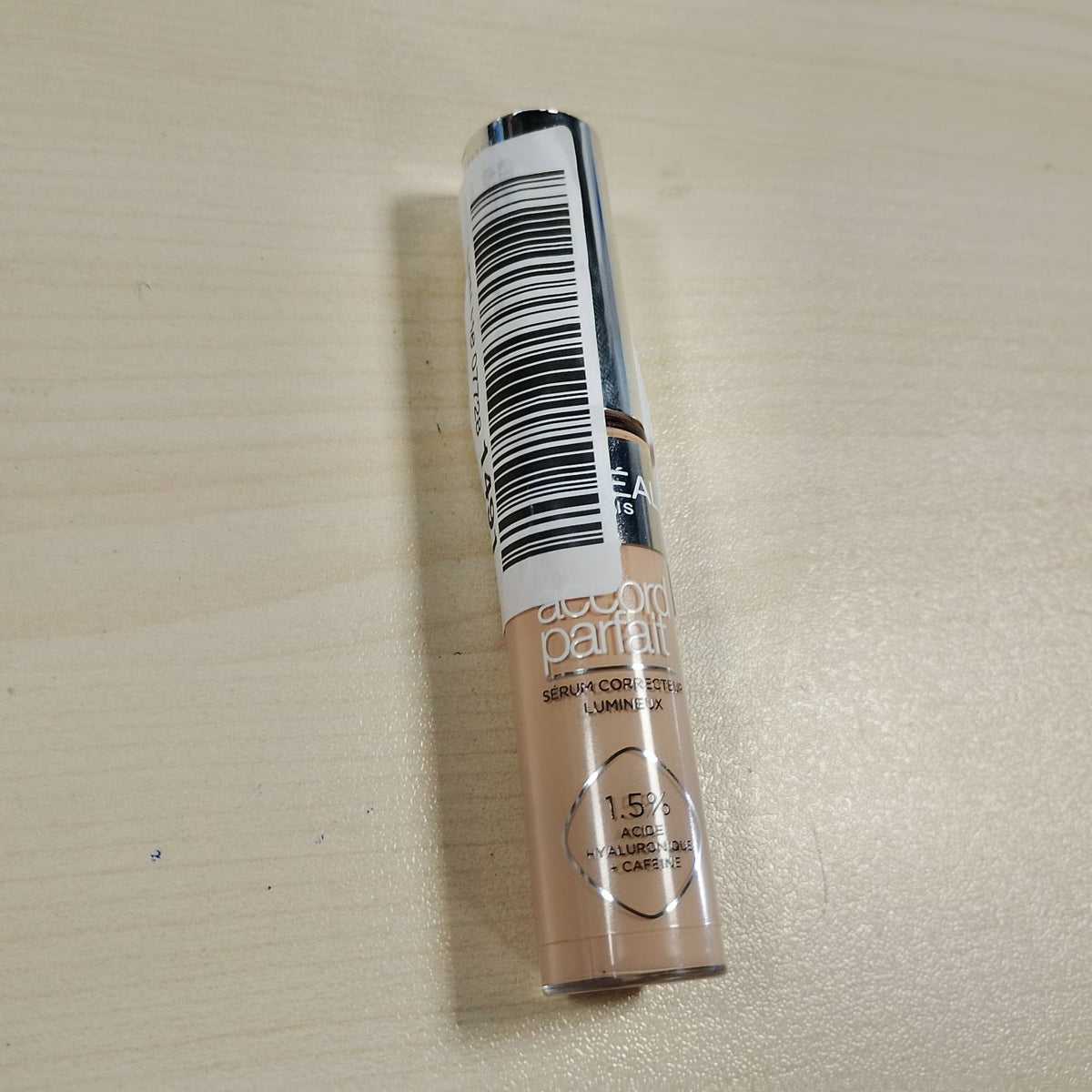 318392 - L'ORÉAL PARIS - Serum Korrektues dhe Ndriçues - Korrigjon Rrathët e Errët dhe Hidraton - Formulë me Acid Hialuronik dhe Kafeinë - Nuanca: 1R - 11 ml