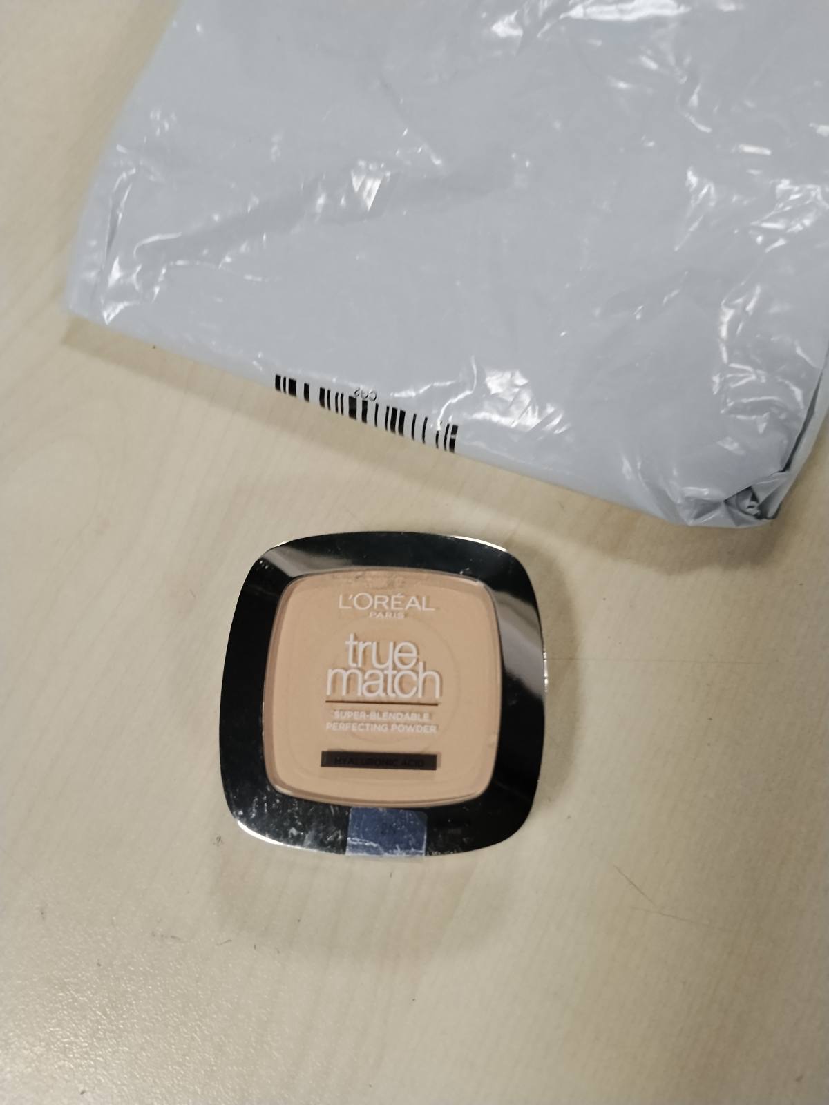318647 - L'ORÉAL PARIS Pudër Grimi, Pudër Kompakte Matifikuese me SPF 8, përfshirë pasqyrë dhe sfungjer, Nr. 2.N, 9 g