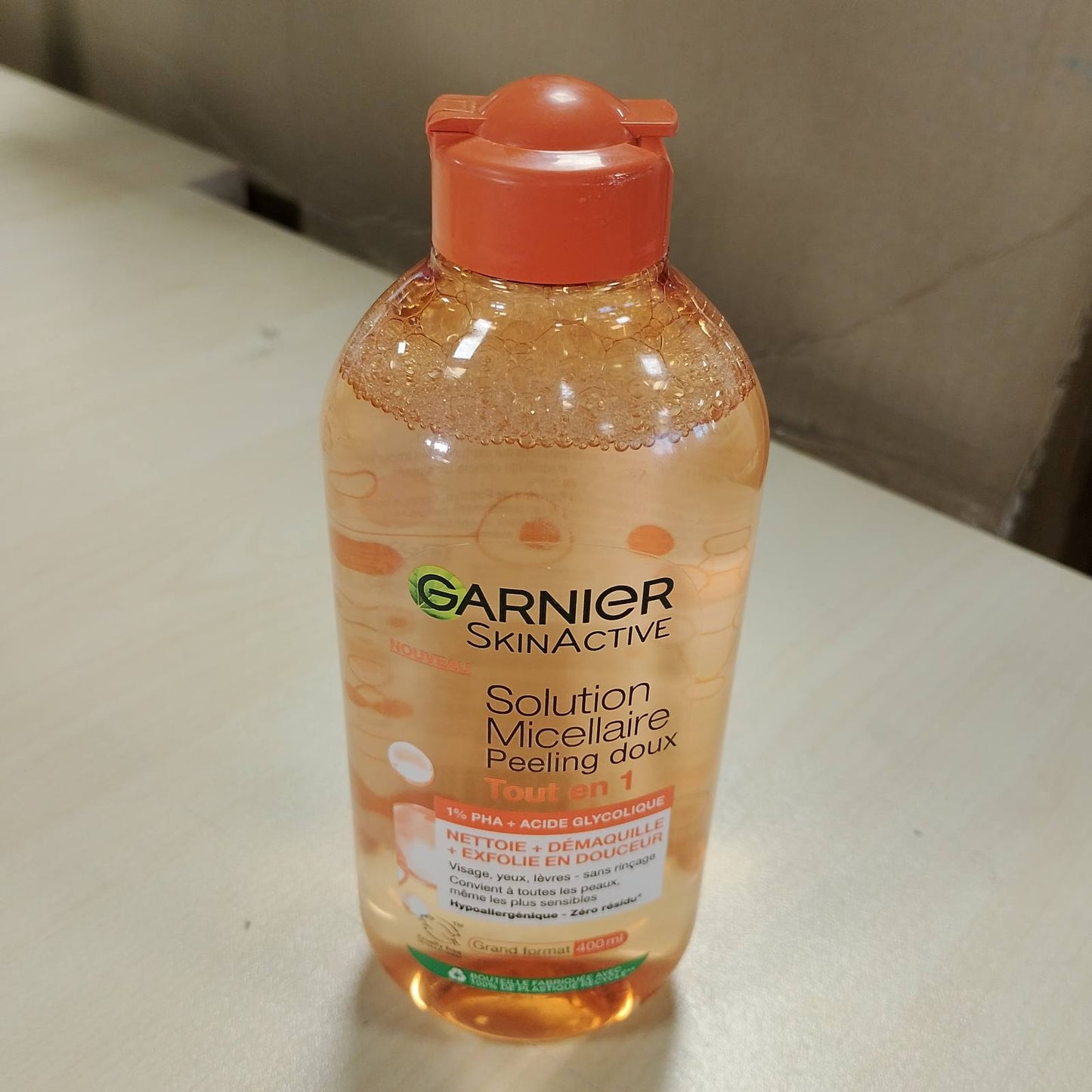 318965 - GARNIER UJË MICELAR GJITHË-NË-1, PEELING I BUTË - 1% PHA DHE ACID GLIKOLIK - EKSPOLIUESS DHE ZBUTËS - 400 ML
