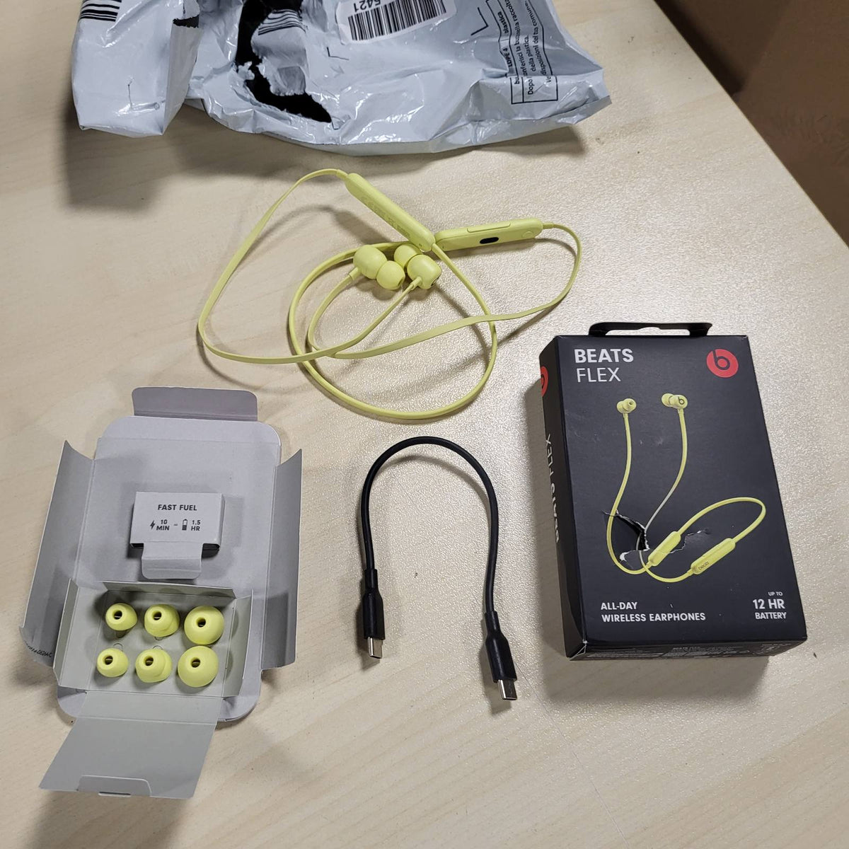 319608 - BEATS WIRELESS FLEX KUFJE, ÇIP APPLE W1, KUFJE MAGNETIKE, BLUETOOTH KLASA 1, 12 ORË DËGJIM, NGJYRË E VERDHË