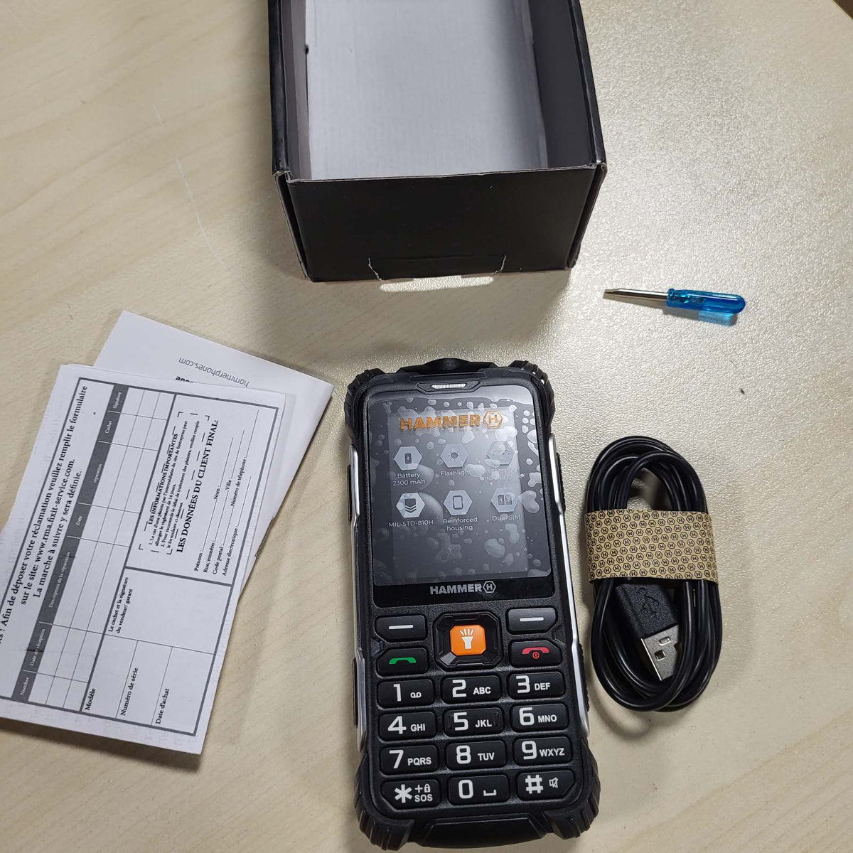 319718 - HAMMER Telefon celular H Forge 2G për ambiente të jashtme, 32GB, bateri 2300mAh, fener, IP68, radio FM, port 3.5mm, kamerë 2MP, USB-C, dy karta SIM, rezistent ndaj pluhurit