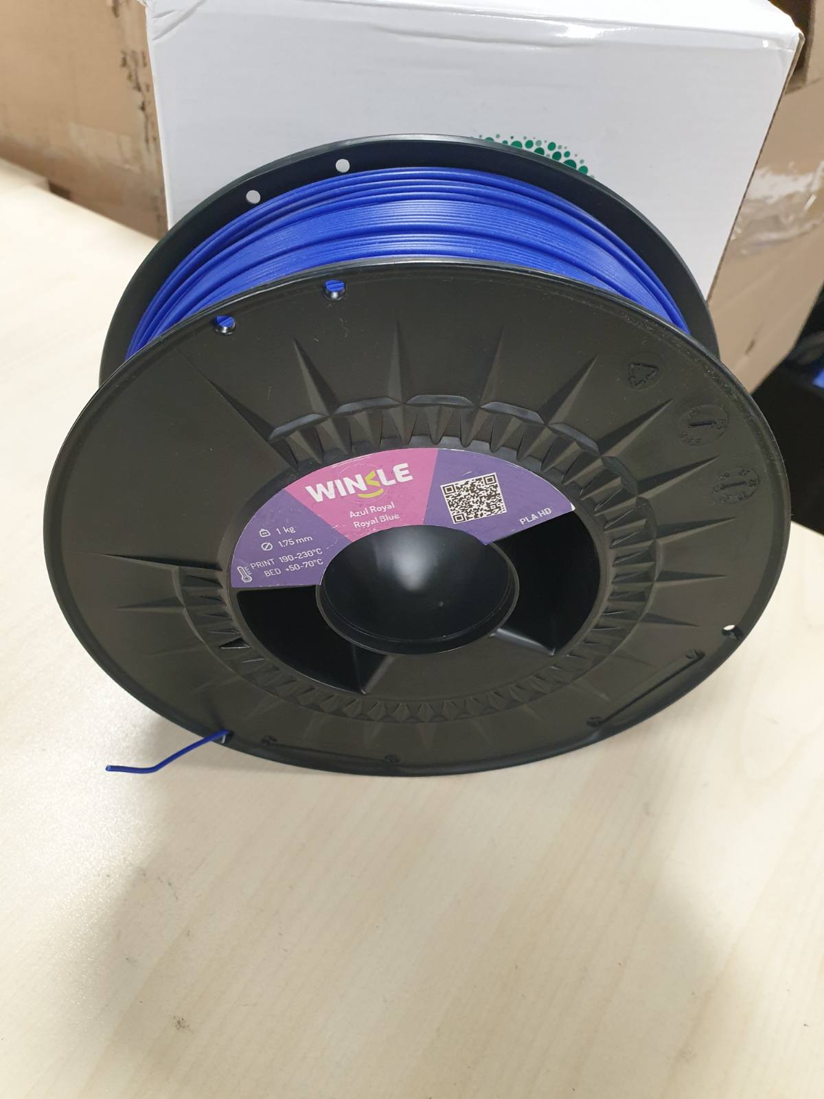 320171 - FILAMENT PLA HD WINKLE 1.75 MM BLU MBRETËRORE PËR PRINTIM 3D, BOBINË PLA 1 KG, FILAMENT PËR PRINTER 3D, MATERIALE PRINTIMI 3D, SAKTËSI DIMENSIONALE +/- 0.05 MM, E LEHTË PËR T’U PRINTUAR