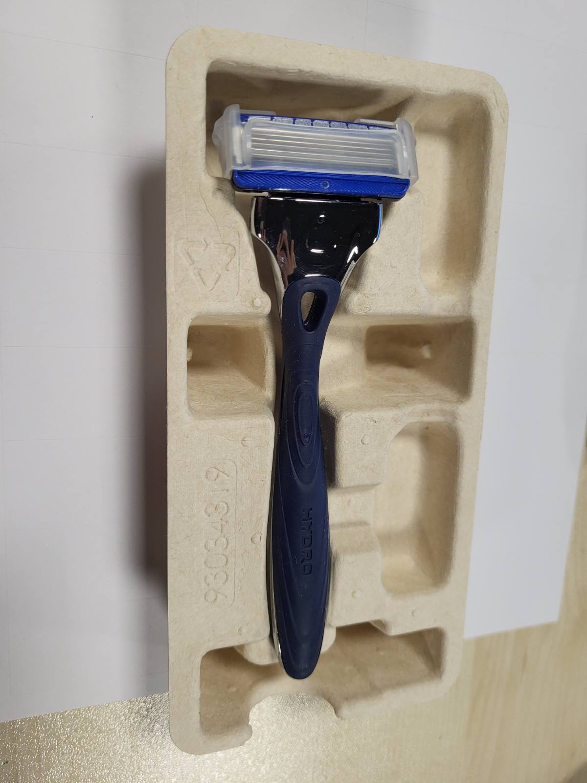 321786 - WILKINSON SWORD - Brisk Hydro 5 për burra, dorezë brisku + 1 teh brisku, pishina xheli hidratues