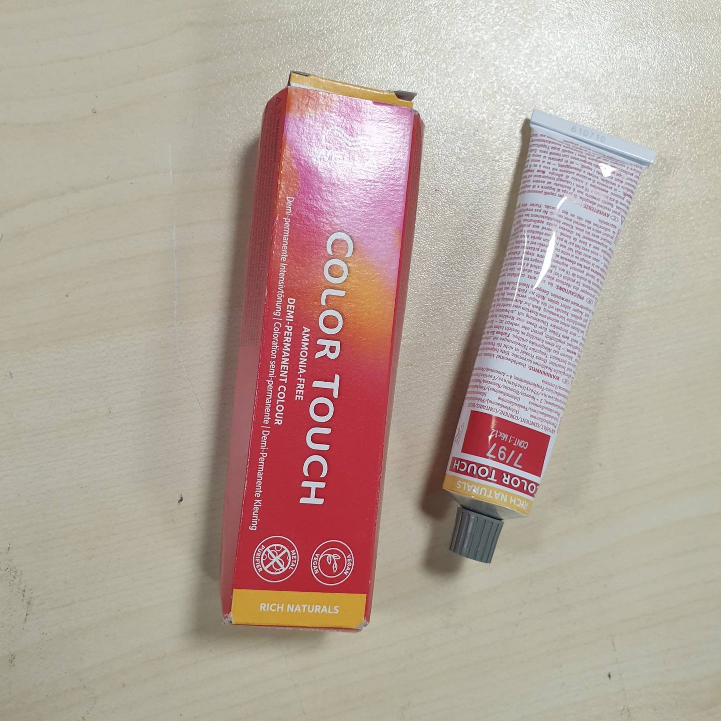 321878 - WELLA PROFESSIONALS Color Touch Rich Naturals – 7/97 Bjonde e Mesme Cinder Brown – 60ml, pa amoniak, zgjasin deri në 28 larje