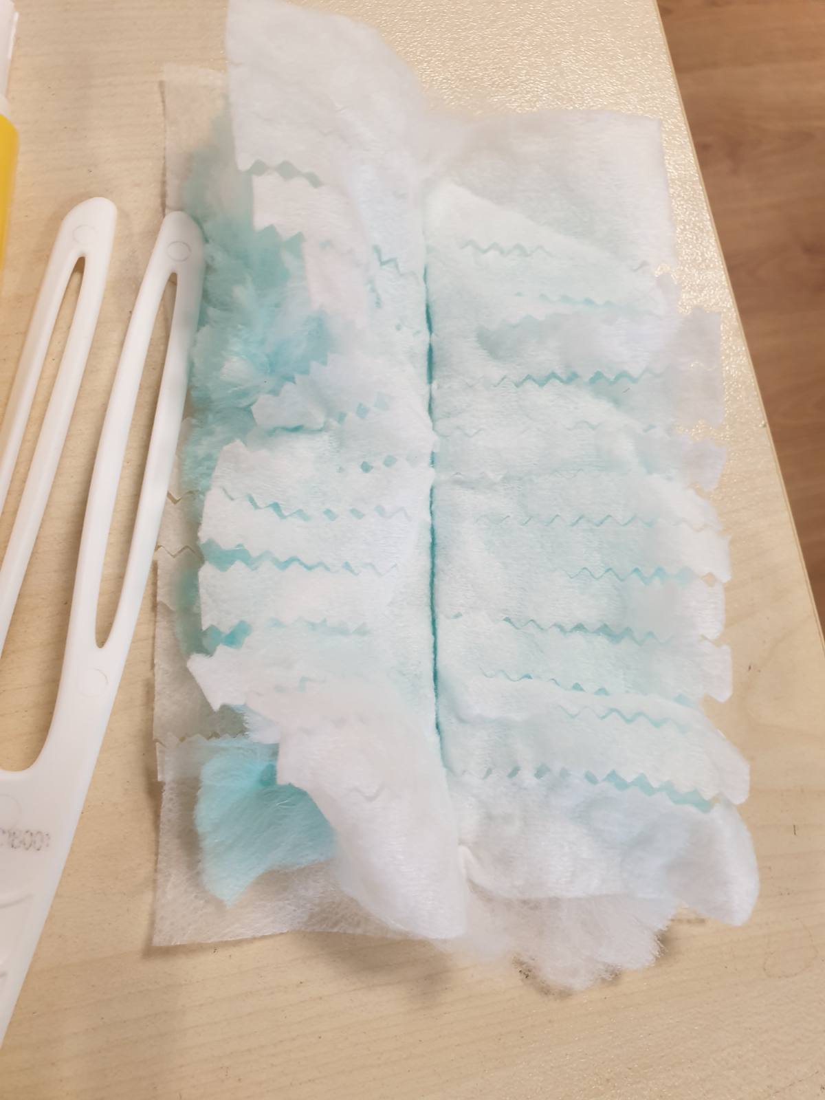 322072 - SWIFFER Set fillestar për pastrues pluhuri XXL, 1 dorezë XXL + 2 lecka, Kap dhe bllokon 3 herë më shumë pluhur dhe qime