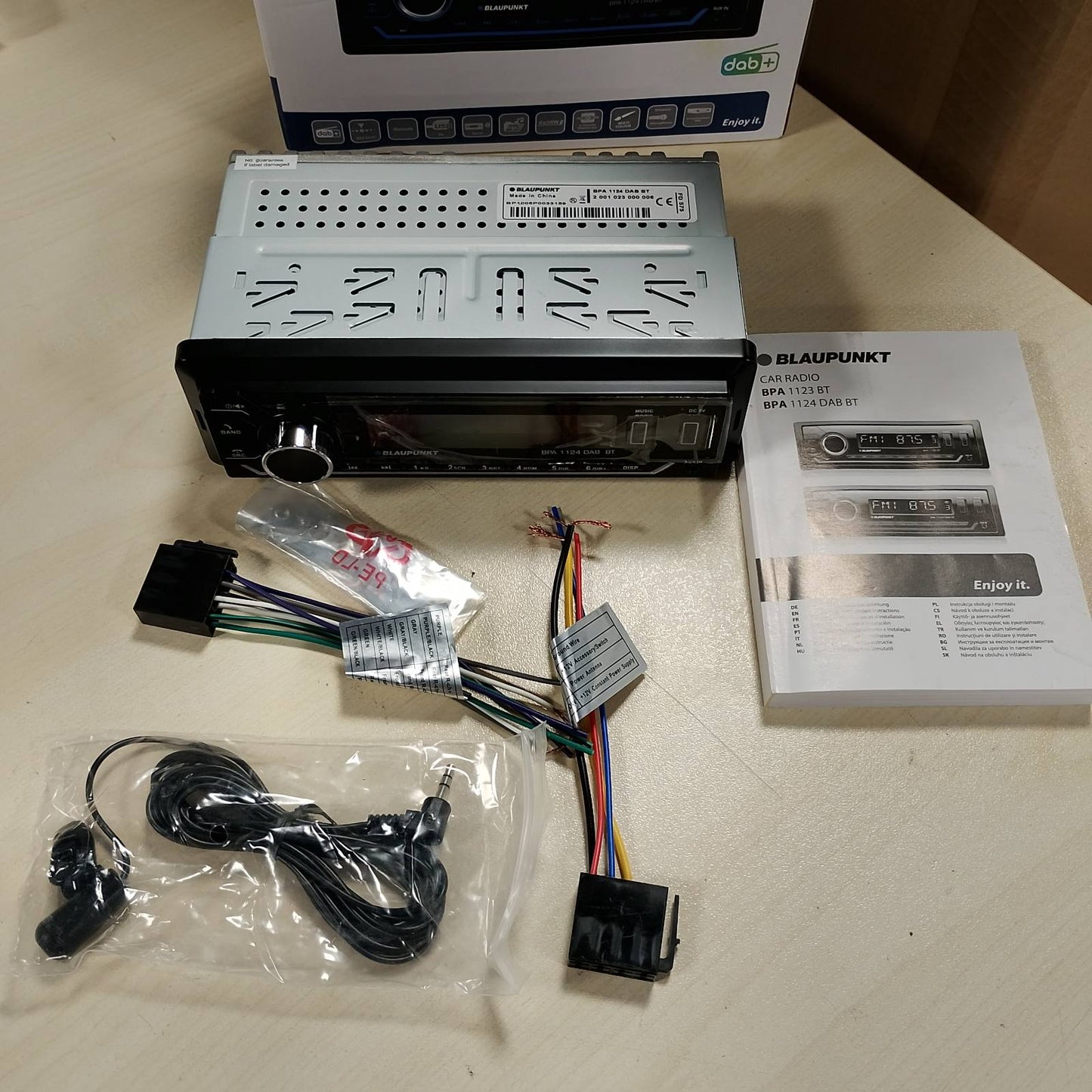 322233 - BLAUPUNKT BPA 1124 DAB BT, radio makine 1-DIN, DAB+, Bluetooth, USB, hyrje Aux, dalje Sub, 4x50 vat, 12V