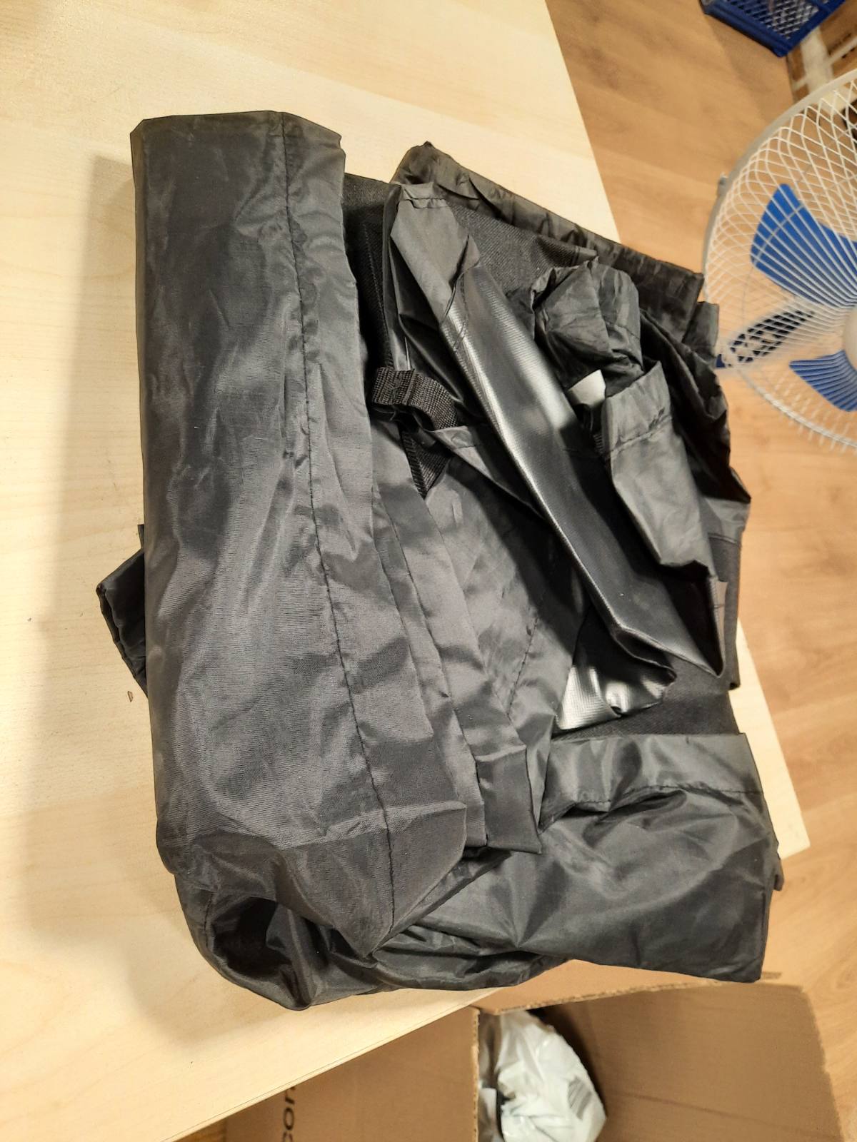 322407 - GOODYEAR - Çanta për goma prej poliesteri 600D, mbrojtje nga rrezet UV, rezistente ndaj ujit, set me 4 copë