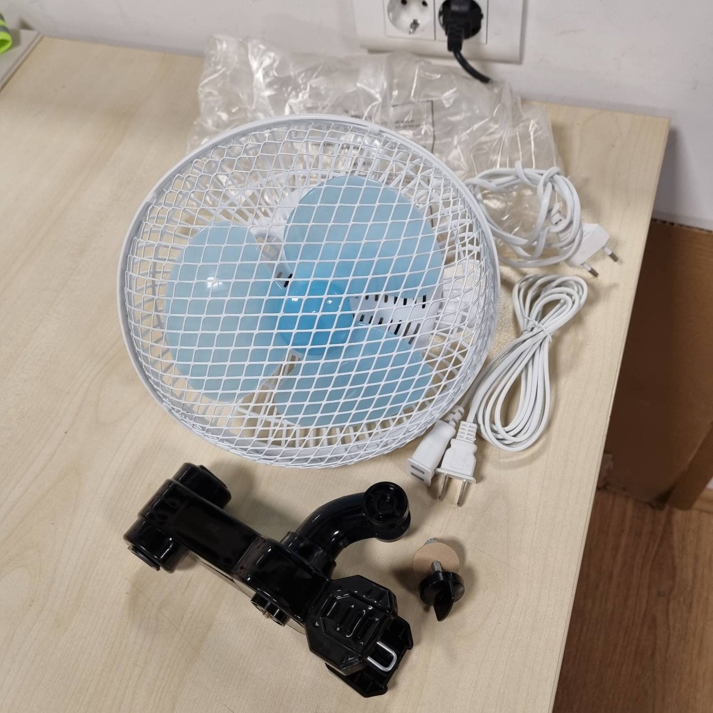 322480 - VENTILATOR për Tendë Rritjeje me Kapëse Ayolofei për Montim në Shtyllë, 32 dBA