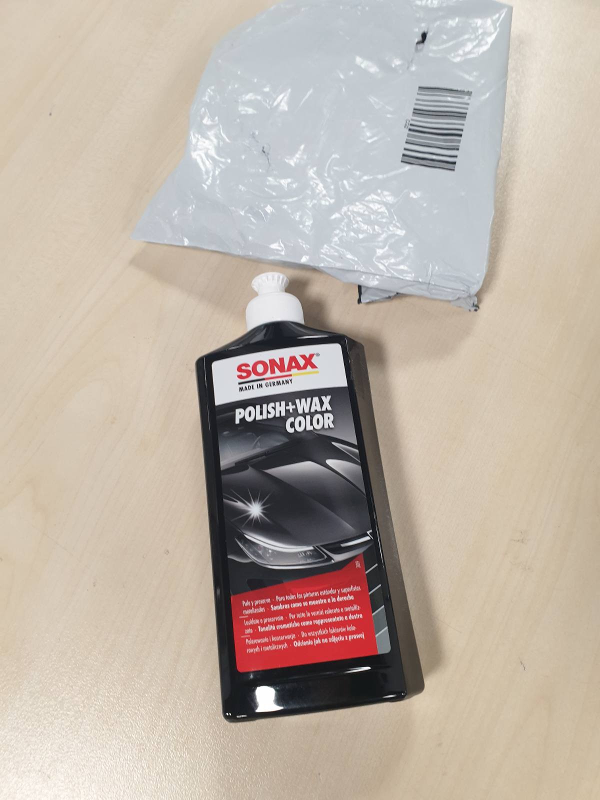322557 - SONAX Polish+Wax Color NanoPro Black, 500 ml, lustër me fuqi mesatare me pigmente ngjyrash dhe përbërës dylli, Nr. 02961000-820