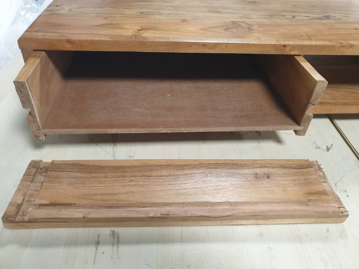 334057 - VIDAXL Tavolinë kafeje prej druri të fortë me sirtar të gdhendur 100x50x40 cm