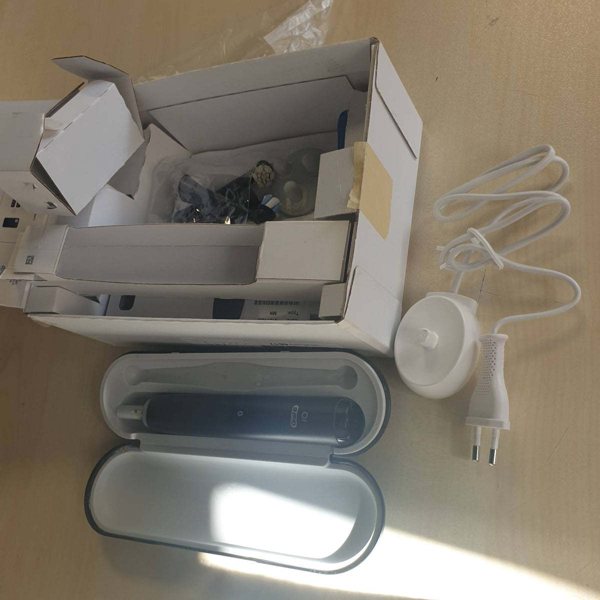 335773 - ORAL-B Furçë dhëmbësh elektrike iO 5, 3 koka zëvendësuese, Kuti, E zezë