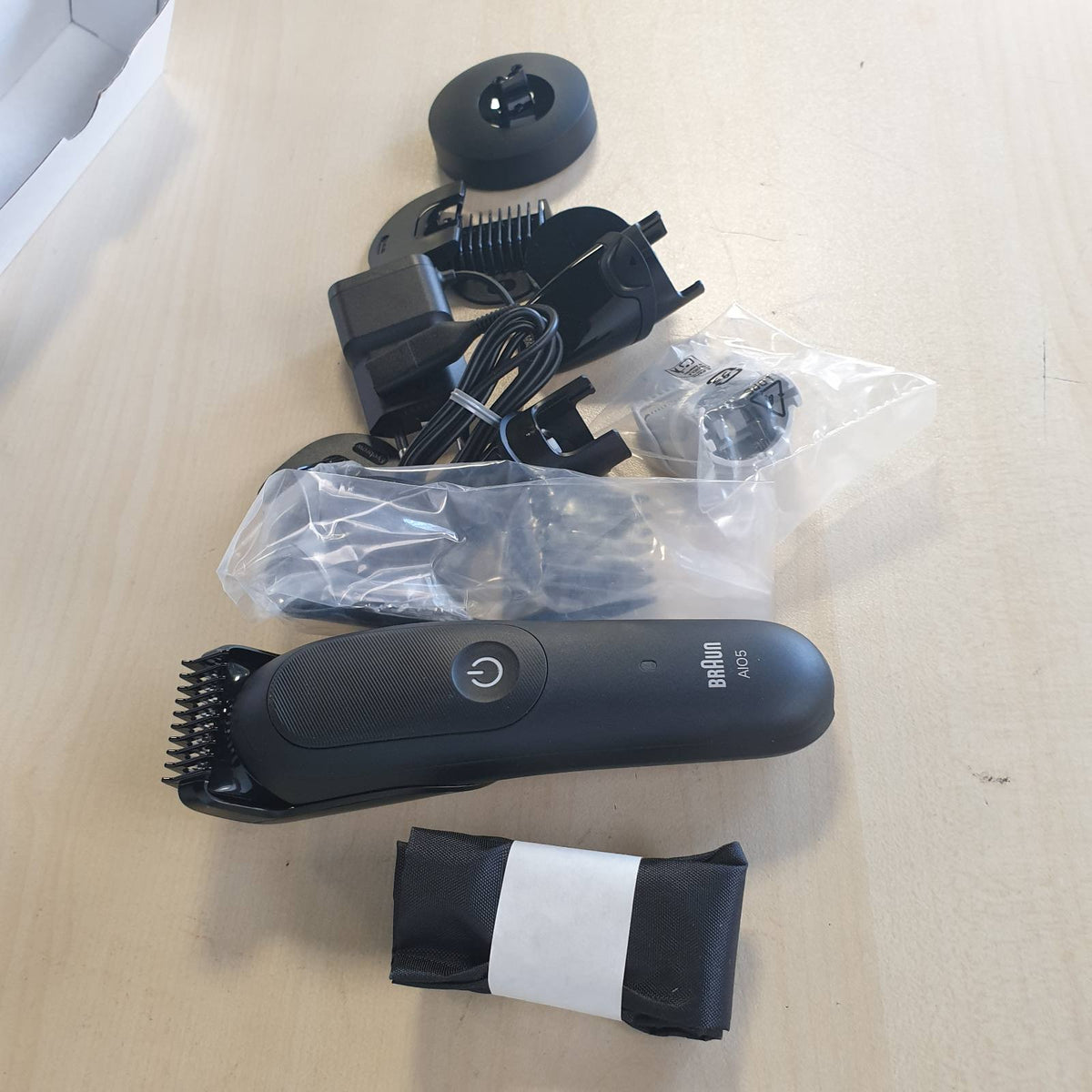 335822 - BRAUN Makinë rroje elektrike Series 5 Gjithçka-në-Një, aksesorë AIO5565, e zezë