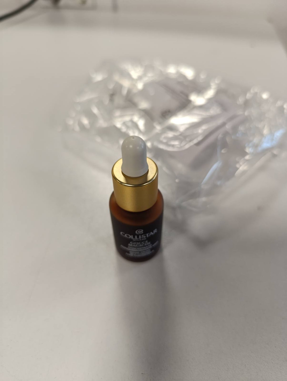 337105 - COLLISTAR Krem vetë-rrezitës Gocce Magiche Viso, 10 ml