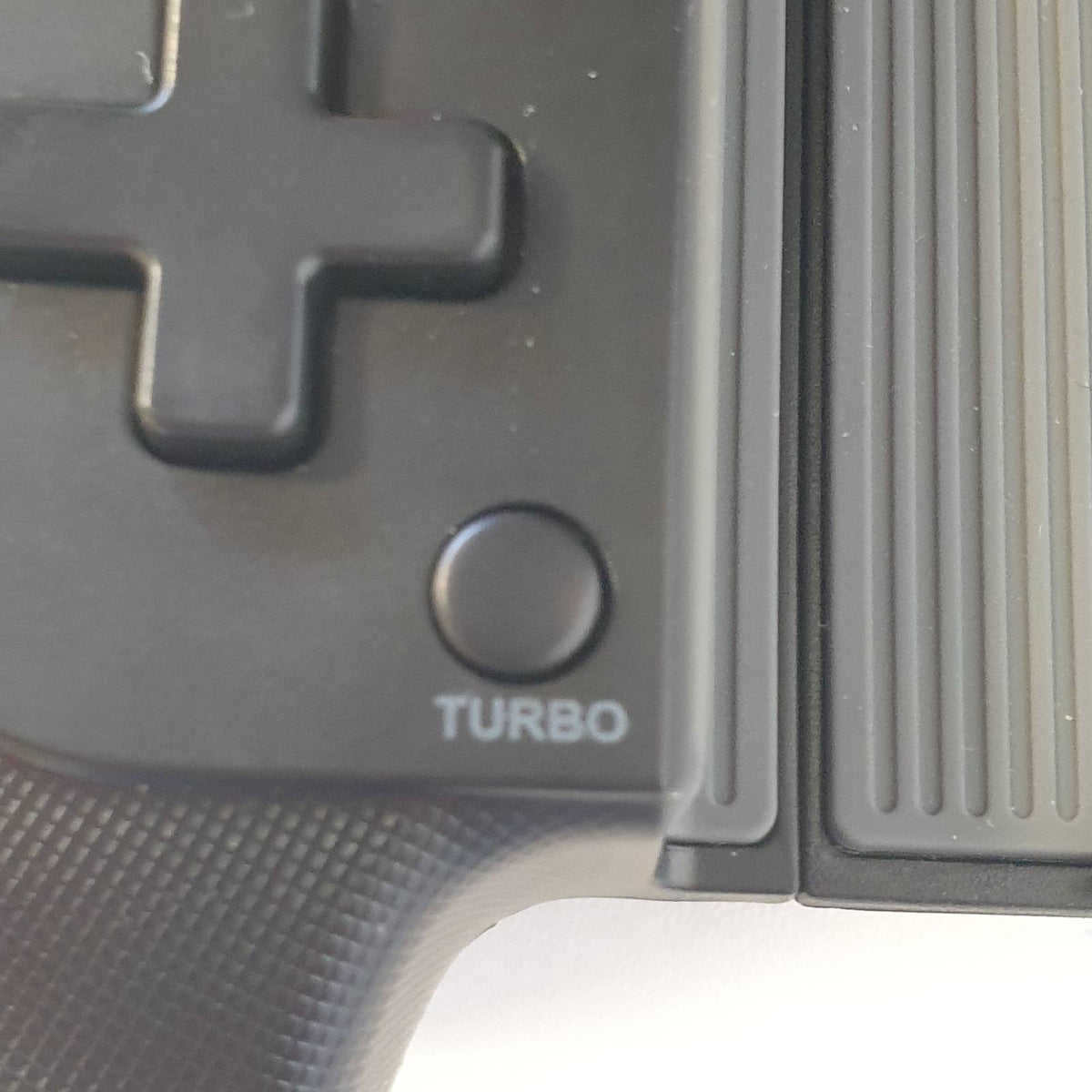299545 - MARS GAMING MGPX, Bluetooth 5.0 Gamepad 2në1, RGB Neon, Funksion i Dyfishtë me Dridhje dhe Turbo, Mbajtëse për Telefon deri në 6.8", Kompatibilitet me PC, Android, iOS, Konzola, USB-C, E Zezë