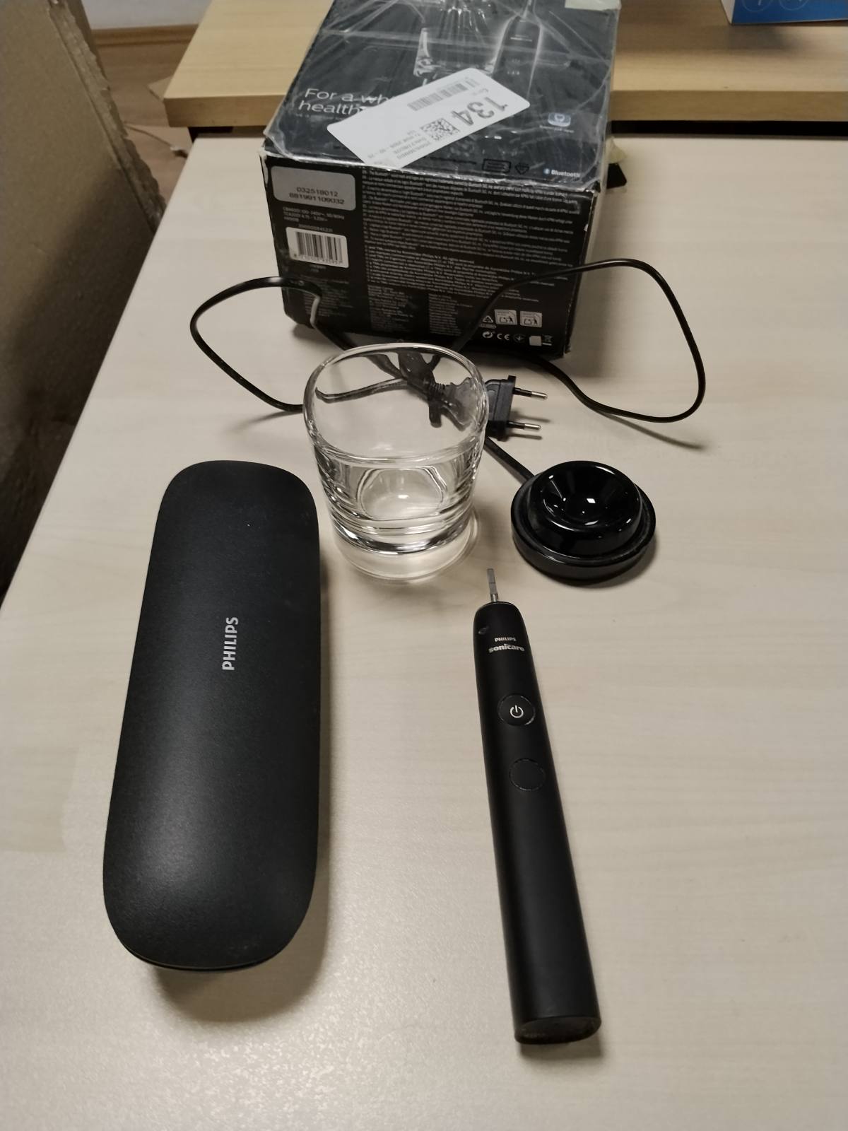 300250 - PHILIPS Furçë dhëmbësh elektrike Sonicare DiamondClean 9000, sensor presioni, 4 mënyra pastrimi, 3 nivele intensiteti, model HX9911/09