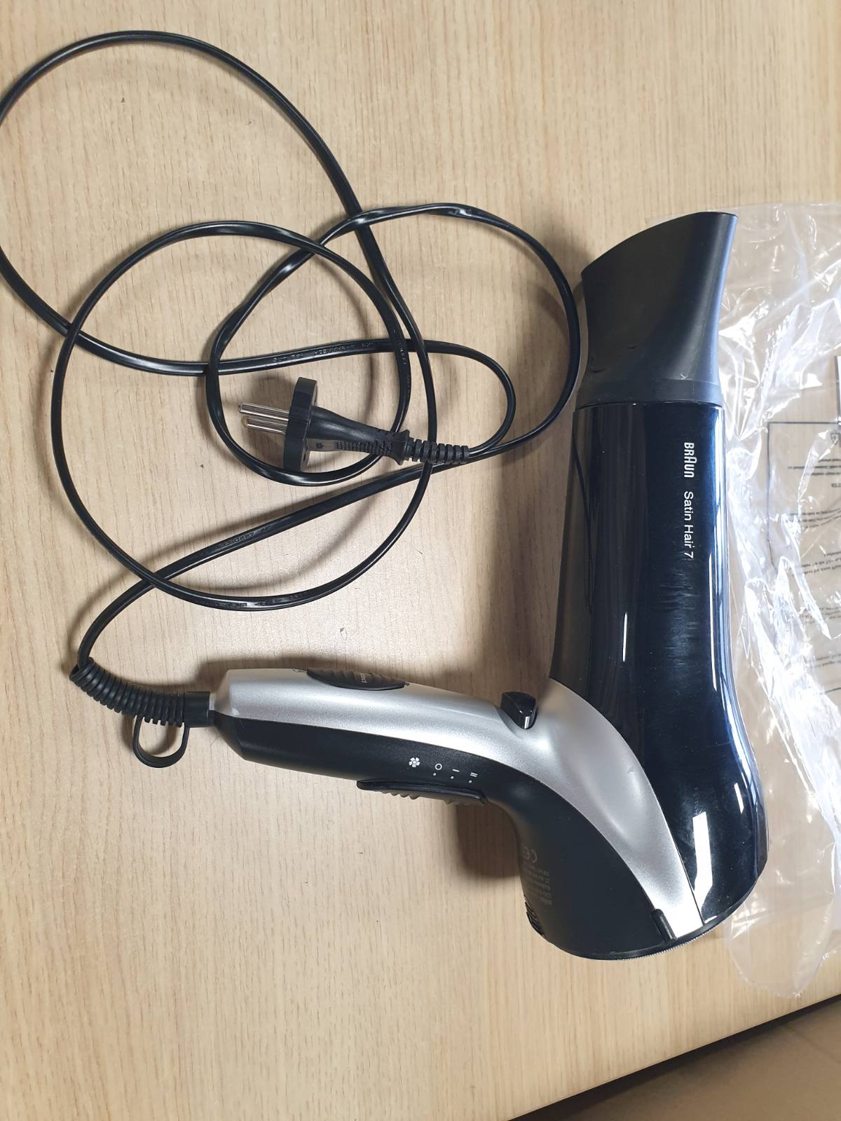 315745 - BRAUN Tharëse flokësh Satin Hair 7 HD710, tharëse flokësh profesionale me teknologji IonTec dhe Satin Protect, e zezë