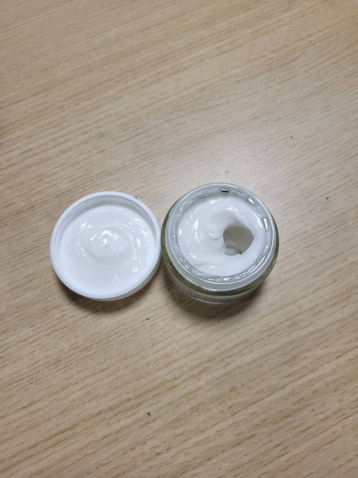 318564 - L'ORÉAL PARIS KREM DITOR FORTUES KUNDËR PLAKJES, 50 ml, kujdes ditor për lëkurë të pjekur, i pasuruar me kalcium