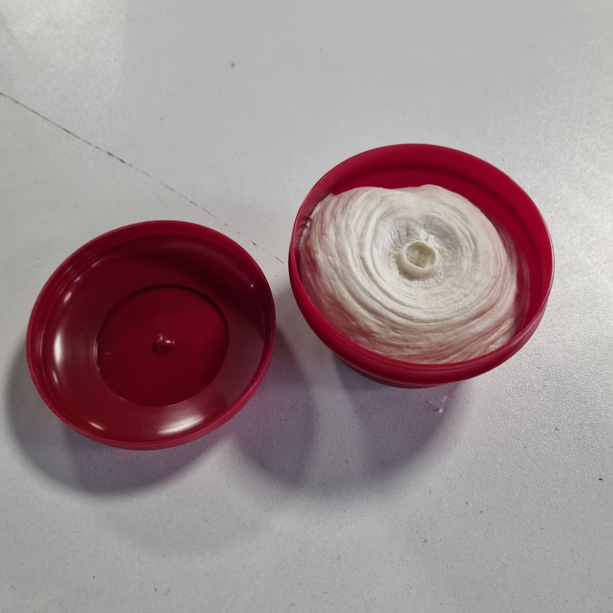 298871 - PRORASO - Sapun rroje me enë sapuni, 150 ml, ushqyes dhe hidratues për burra me dru sandali dhe gjalpë shea, i kuq