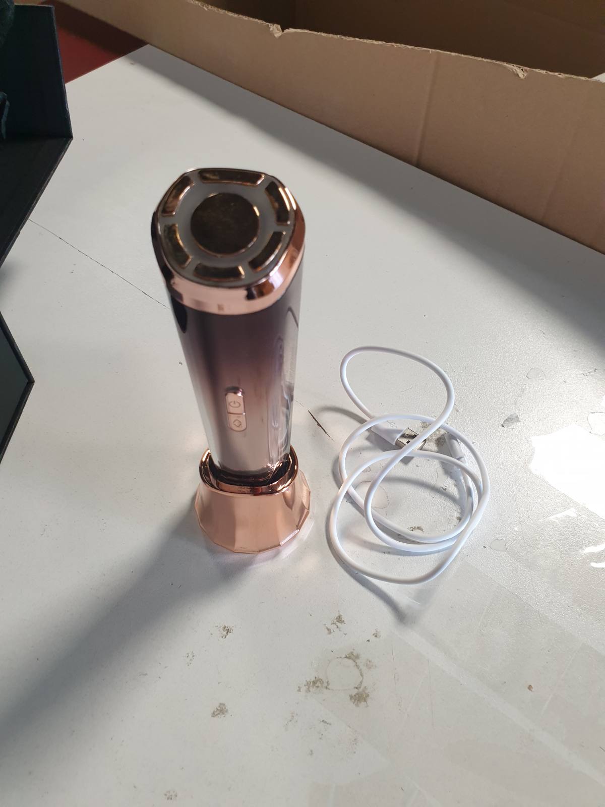 292176 - PAJISJE PËR FYTYRËN ME RADIOFREKUENCË CARER SPARK 3MHz - Masazhues fytyre kundër rrudhave me ultratinguj, Fototerapi EMS, Reduktim i rrudhave dhe vijave të holla