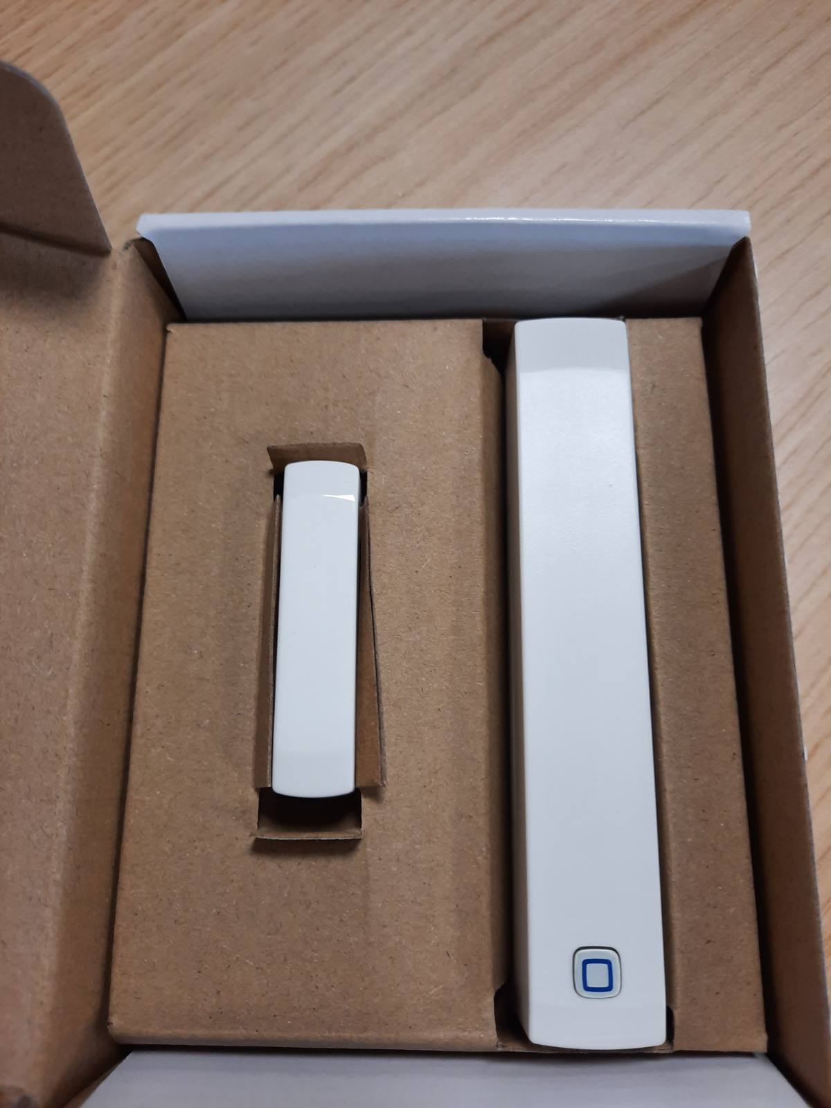 288670 - HOMEMATIC IP Kontakt për Dritare dhe Derë me Magnet, Sensor Dixhital, Monitorim përmes Aplikacionit, Kursim Energjie, 151363A0