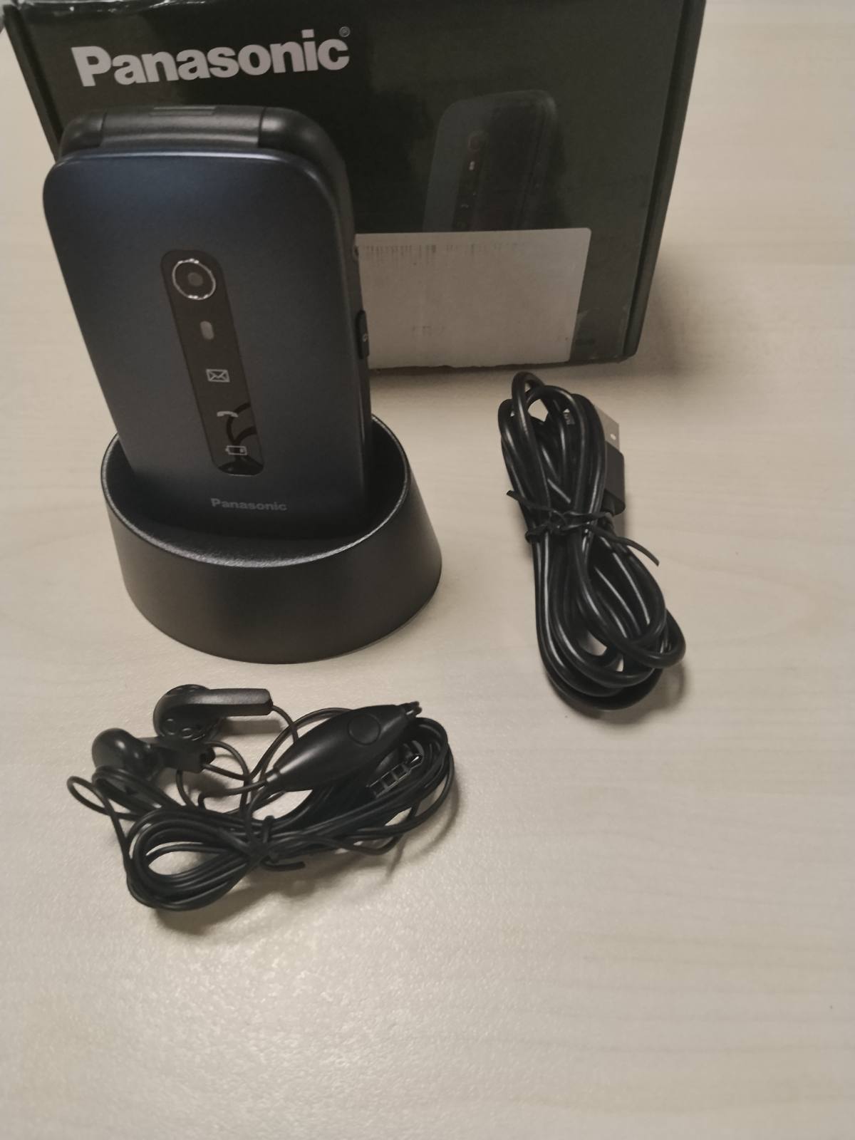 309550 - PANASONIC KX-TU550EXC - Telefon me palosje, 4G, kamerë 1.2MP, ekran 2.8", kohë gatishmërie 300 orë, ngjyra blu