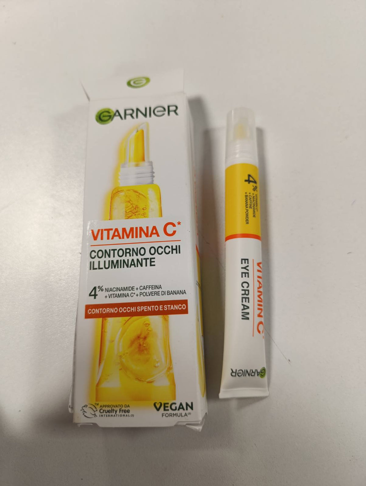 312262 - GARNIER SkinActive Illumite Eye Contour, Vitaminë C, 15 ml